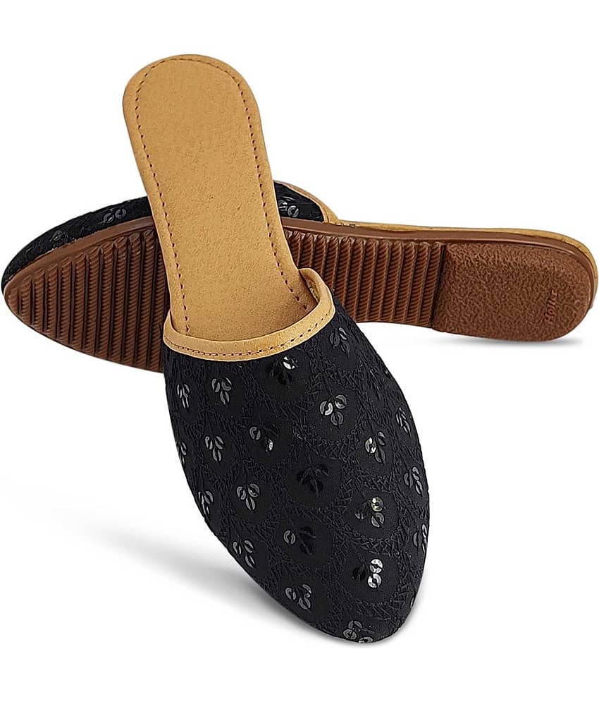 Apratim Black Ethnic Footwear - Ethnic Shoes | Buy online on ZillyBuy