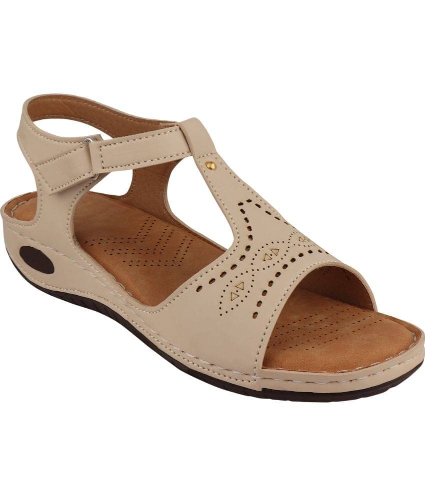     			Shoetopia - Cream Women's Flats