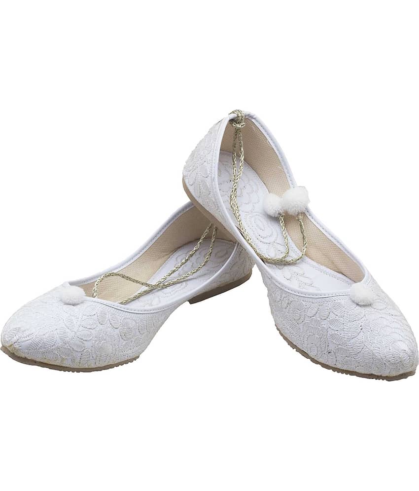 Anjaneya Creations White Ethnic Footwear - Ethnic Shoes | Buy online on ZillyBuy