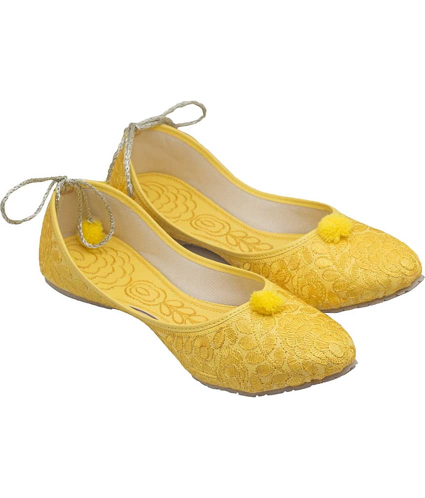 Anjaneya Creations Yellow Ethnic Footwear - Ethnic Shoes | Buy online on ZillyBuy