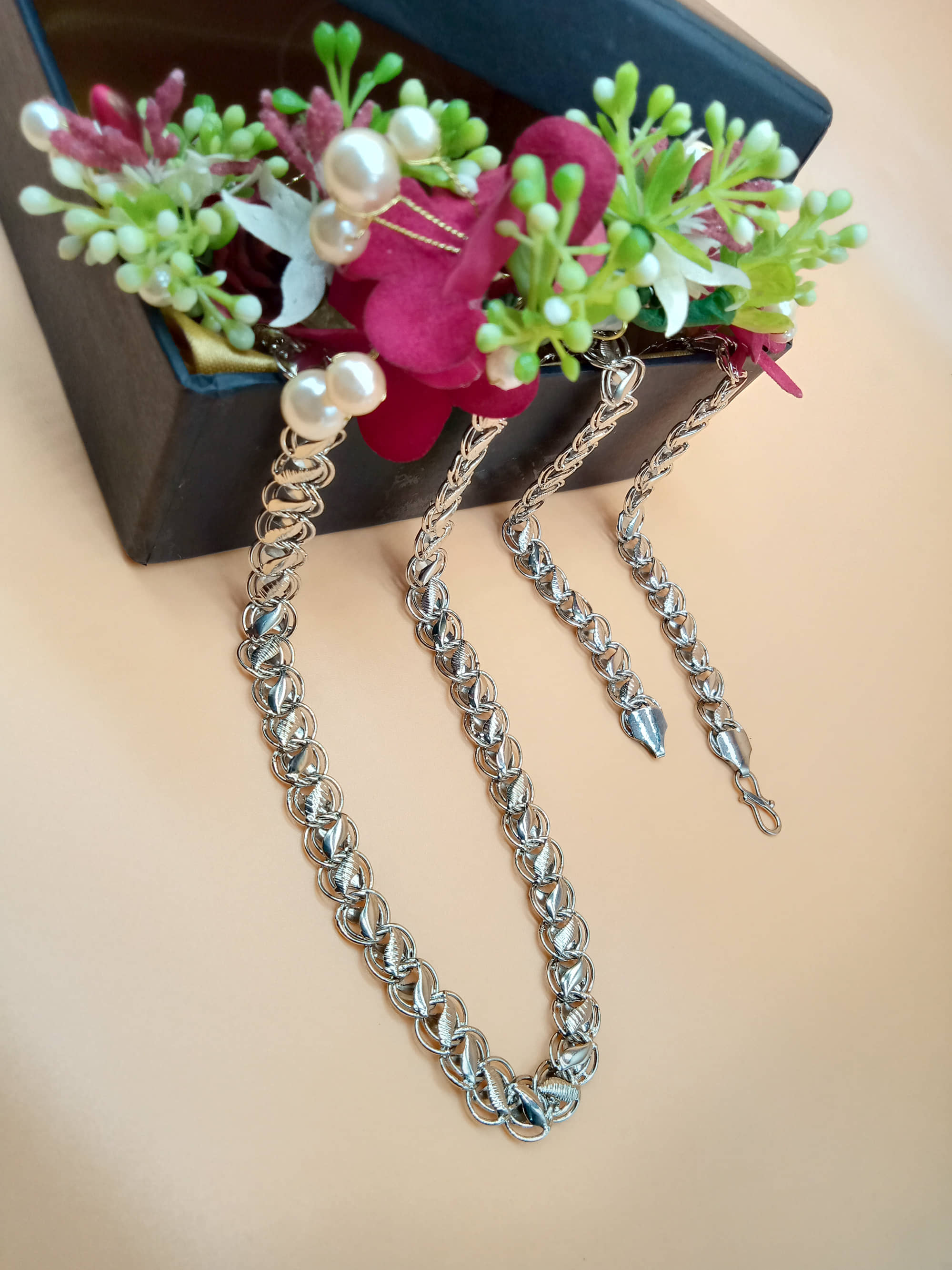 KRIMO Silver Plated Chain ( Set of 1 )