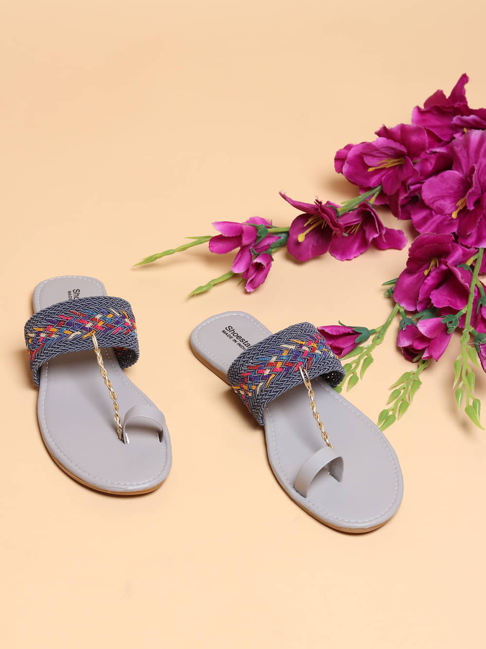     			Shoestail Gray Flats
