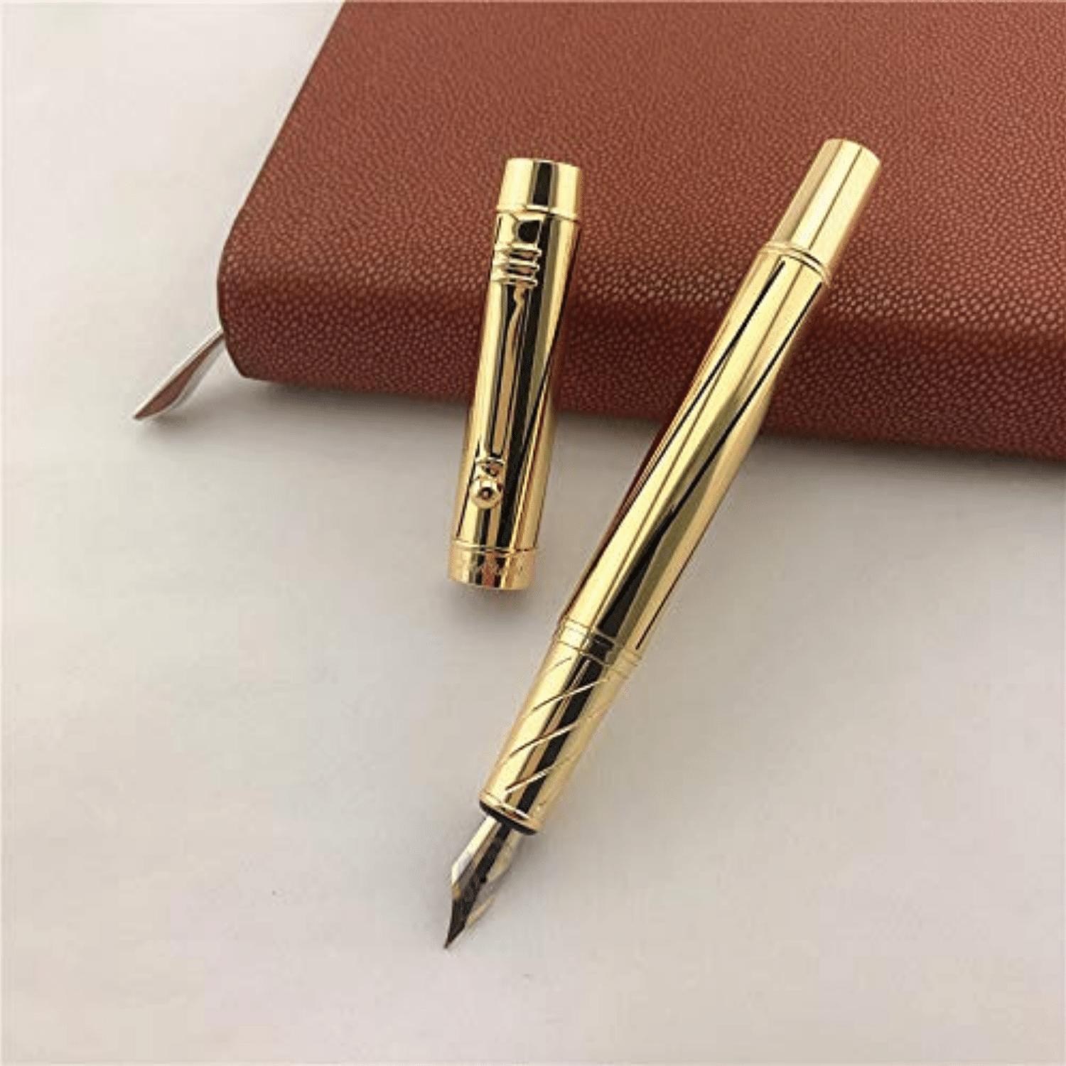     			Hayman Gold Plated Chrome Finish Fountain Pen with Gift Box (P-213)