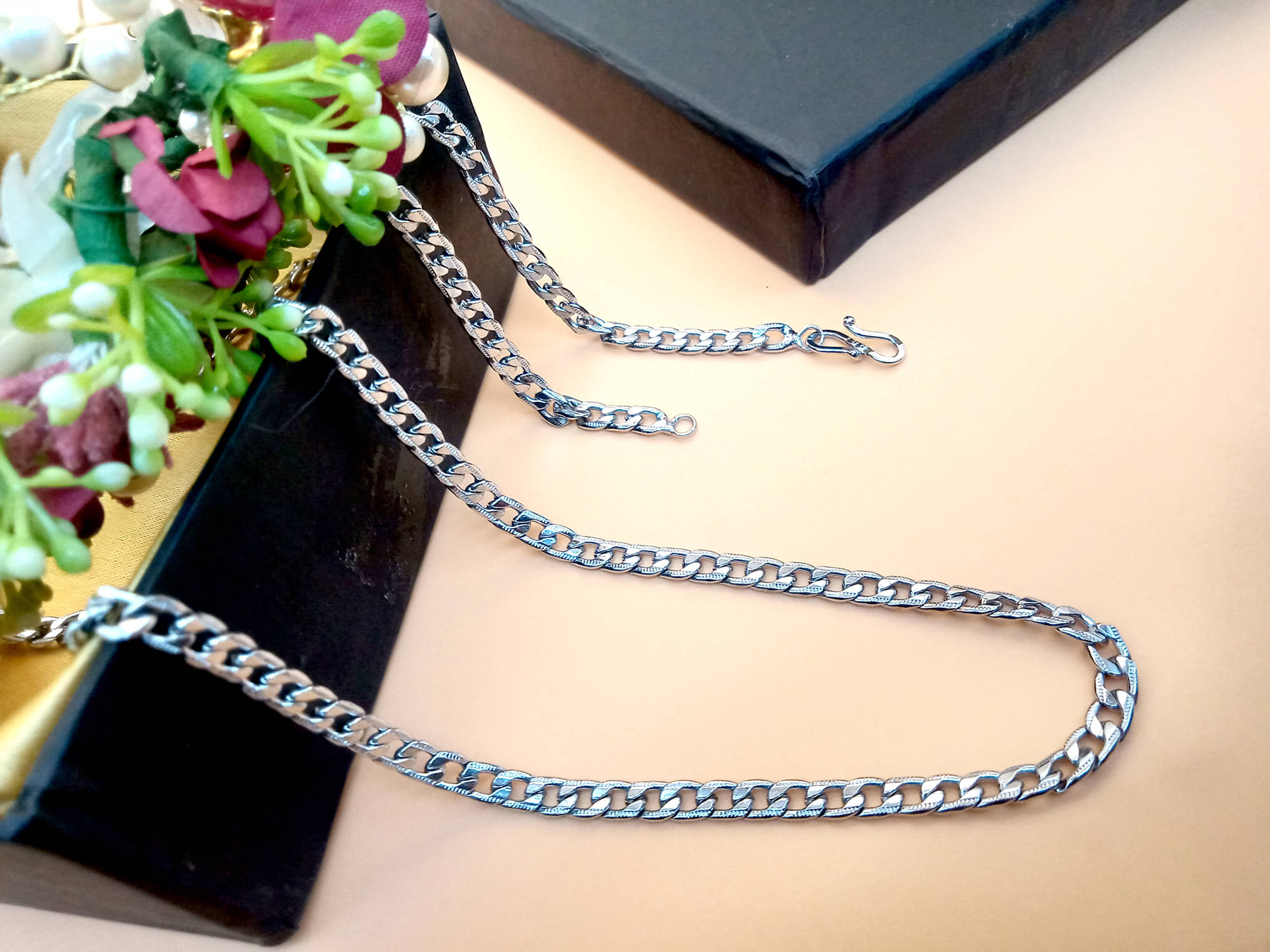 SHANKH-KRIVA Silver Plated Chain ( Set of 1 ) SHANKH-KRIVA Silver Plated Chain ( Set of 1 )