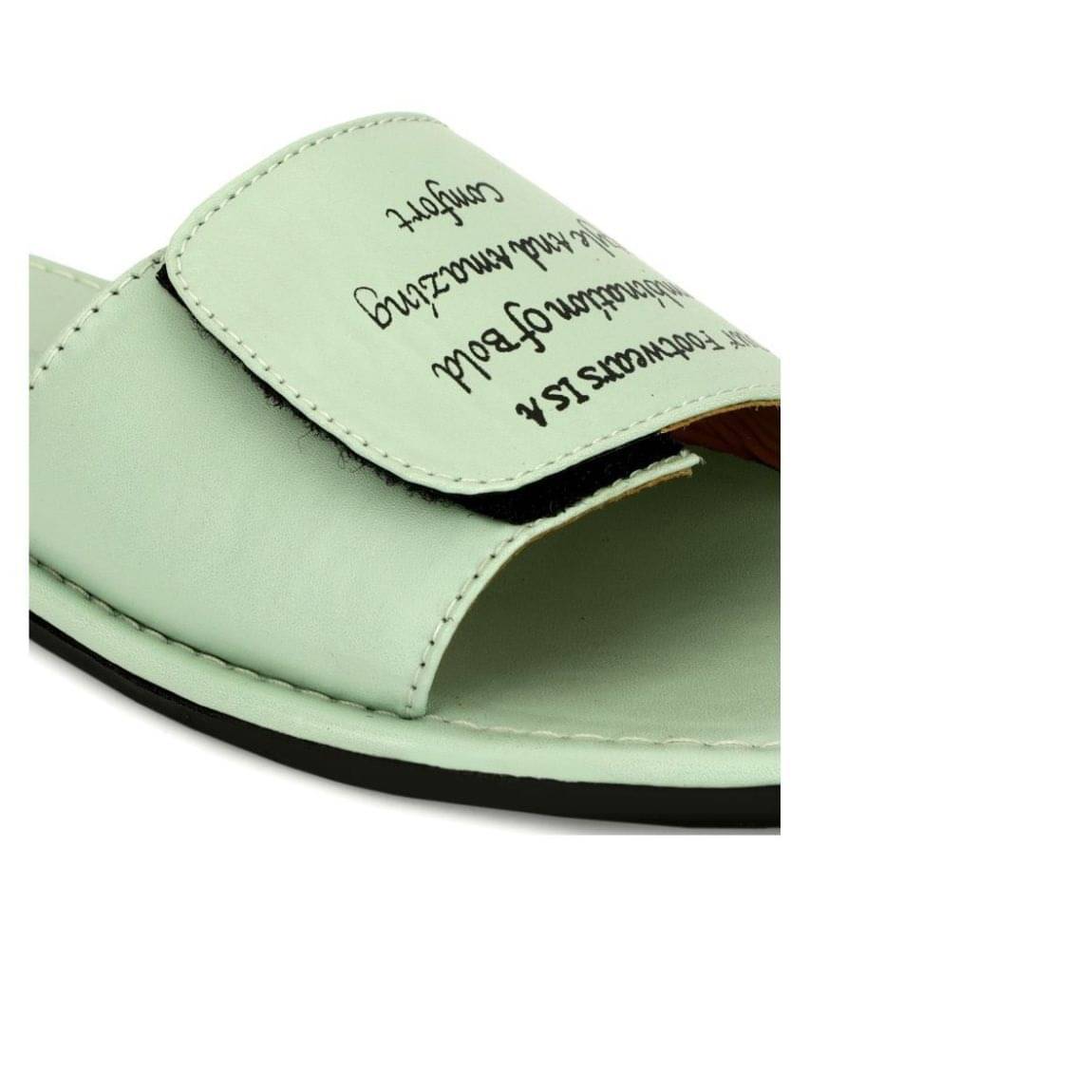     			Secritas Green Slides