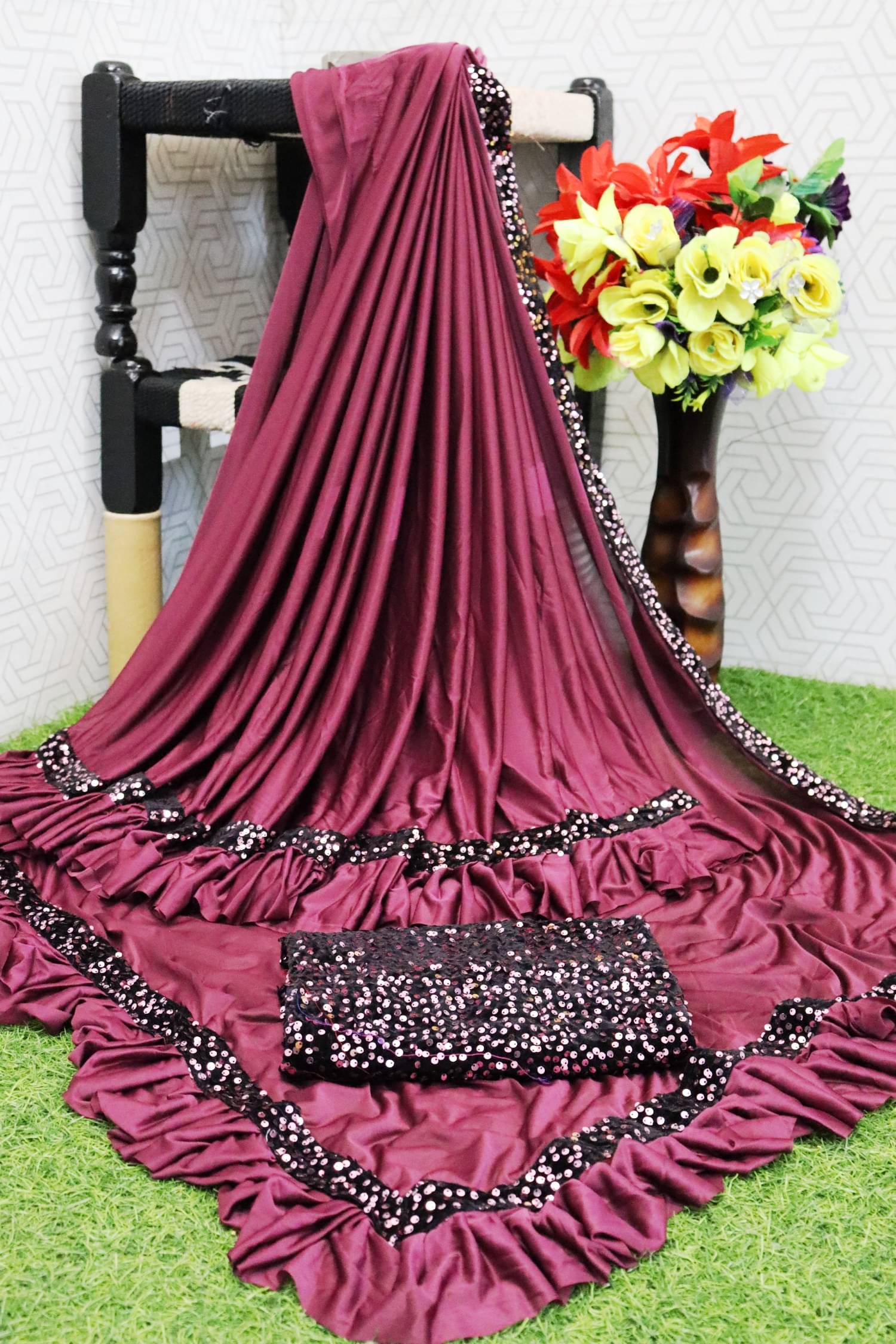 JULEE Lycra Embroidered Saree With Unstitched Blouse Piece ( Purple ) JULEE Lycra Embroidered Saree With Unstitched Blouse Piece ( Purple )