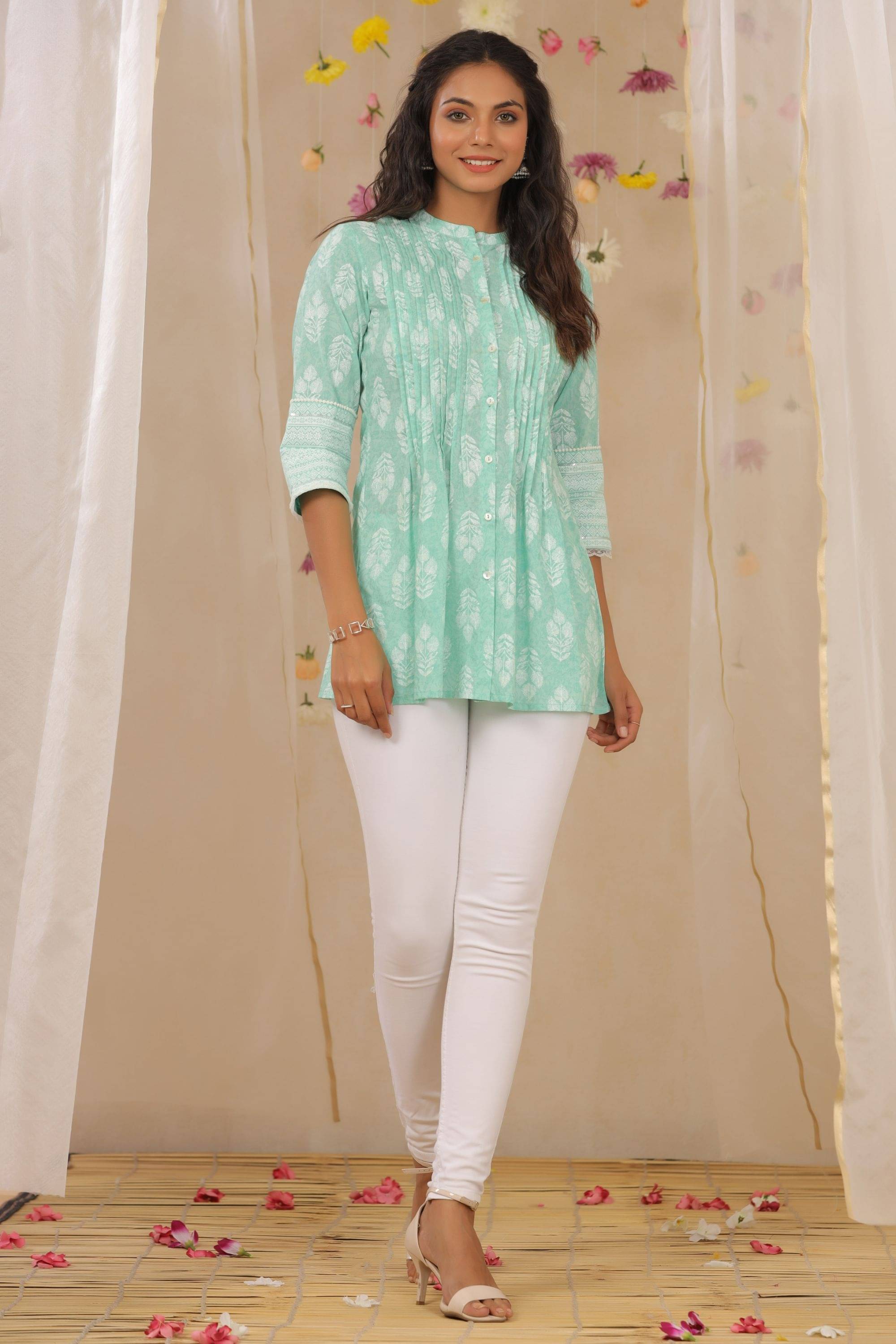     			Juniper Women's Cotton Tunic ( Green )