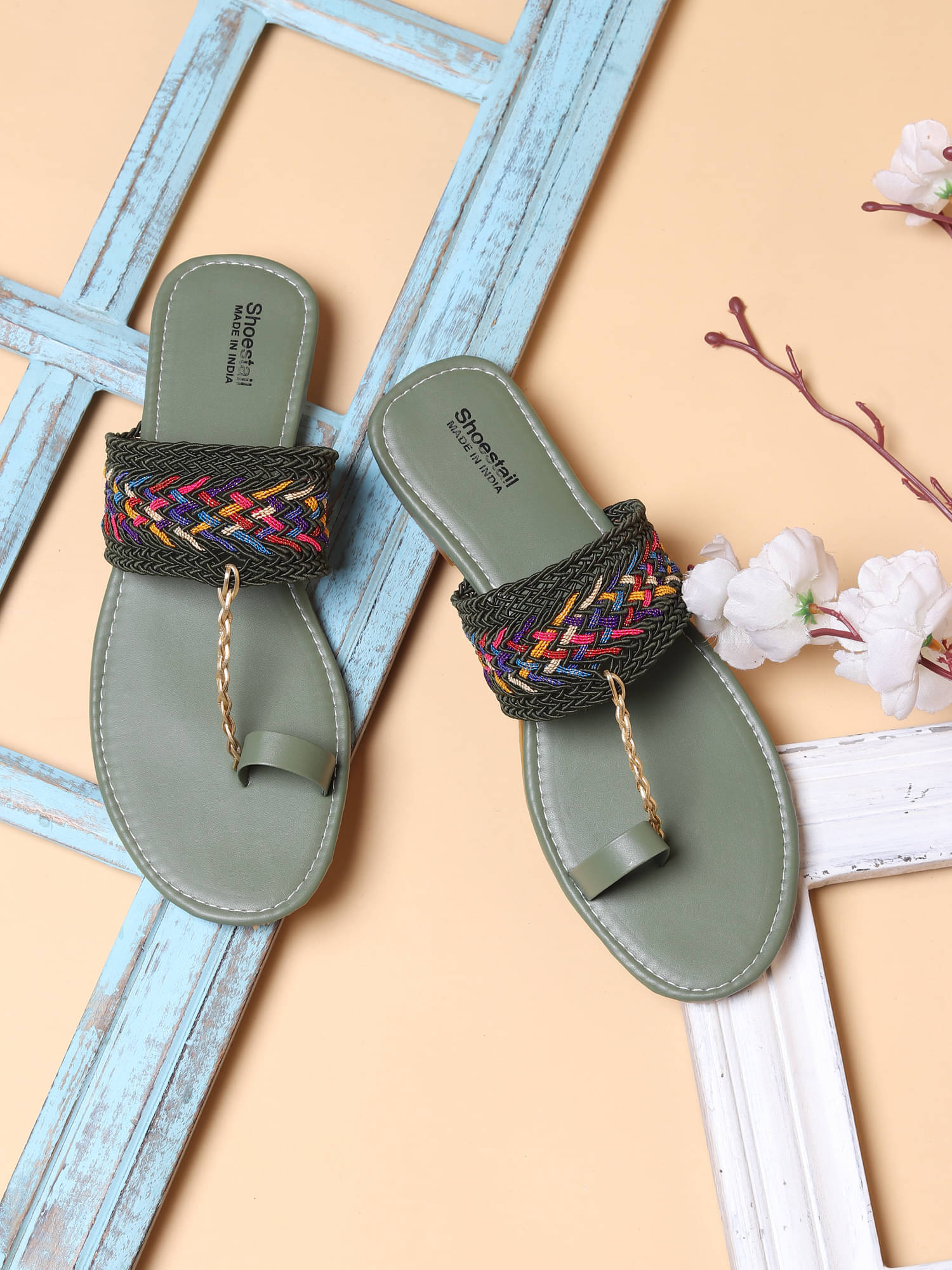     			Shoestail Green Flats