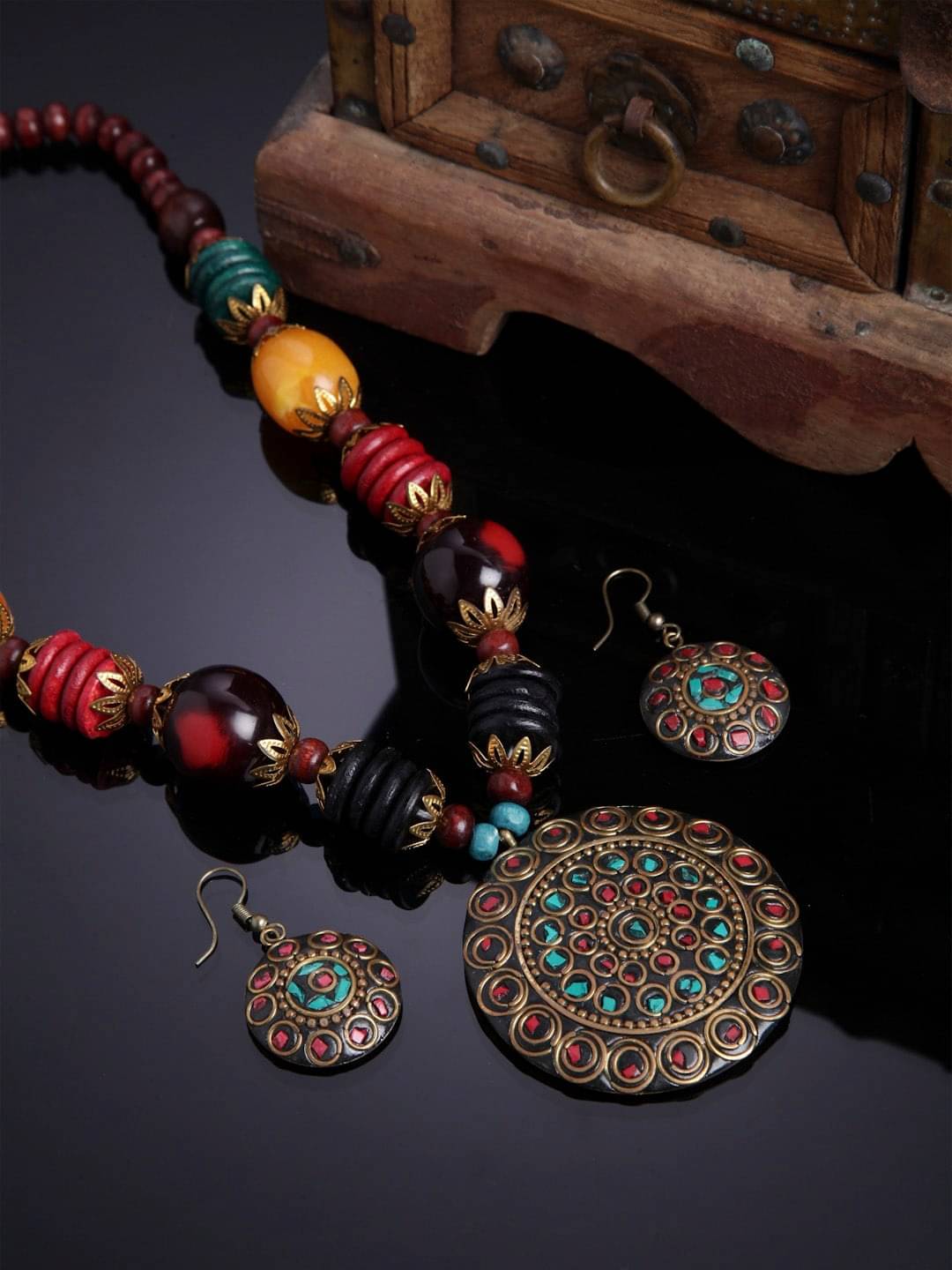     			PUJVI - Multicolor Alloy Necklace Set ( Pack of 1 )