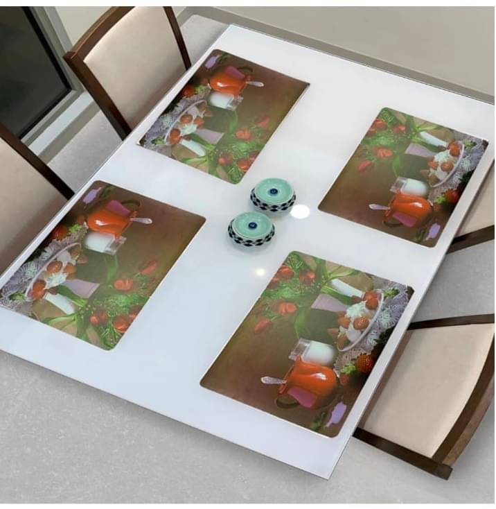 Revexo Set of 4 PVC Table Mats Revexo Set of 4 PVC Table Mats
