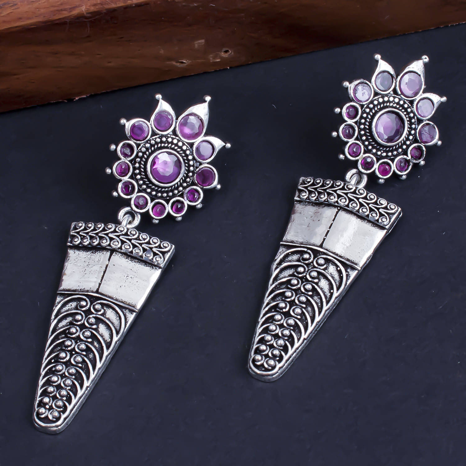     			Sukkhi Beguiling Oxidised Earring For Women