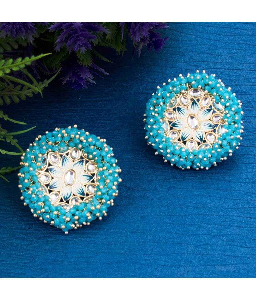     			Sukkhi Lavish Floral Gold Plated Stud Earring For Women