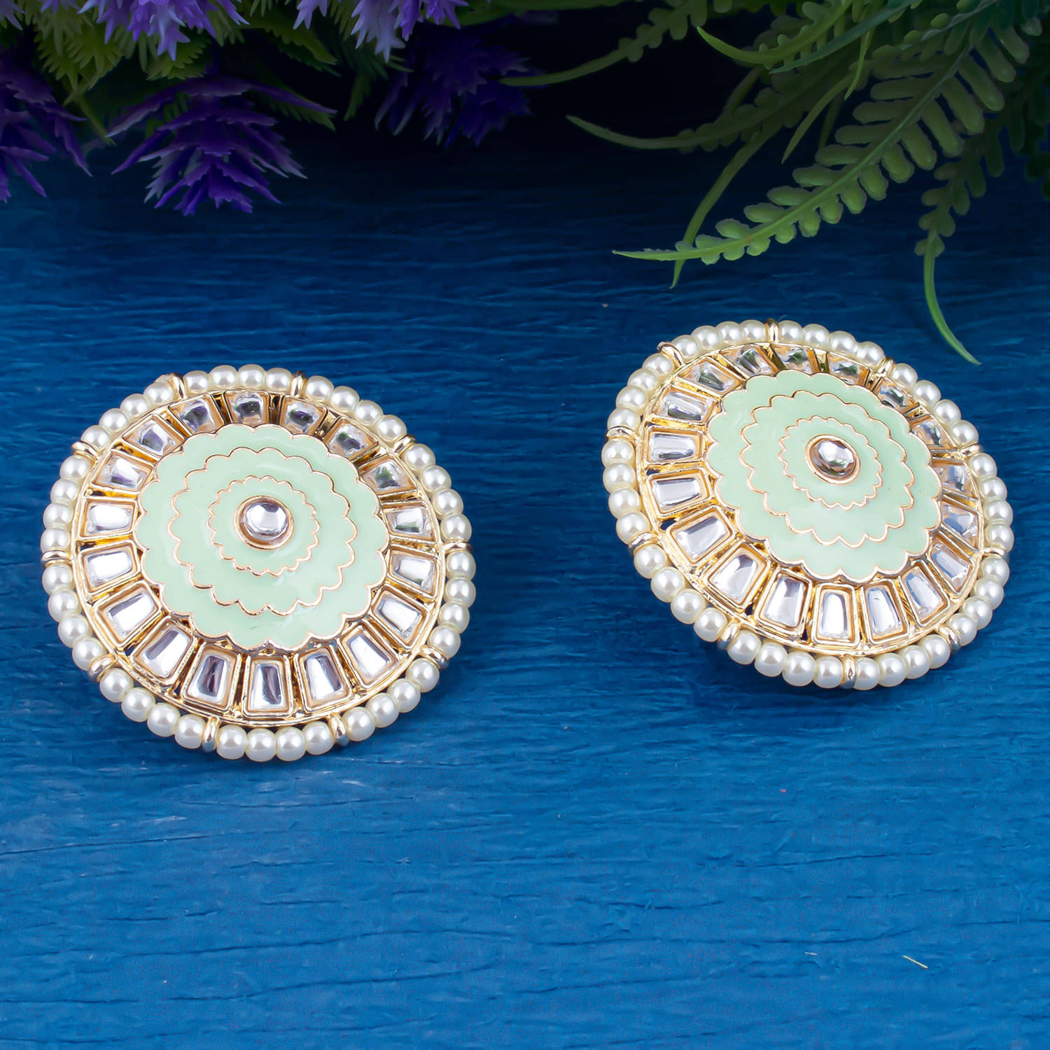     			Sukkhi Pleasing Floral Gold Plated Kundan Meenakari Earring For Women