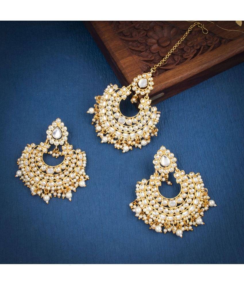     			Sukkhi Exclusive Gold Plated Kundan Chandbali Earring Maangtikka Set for Women