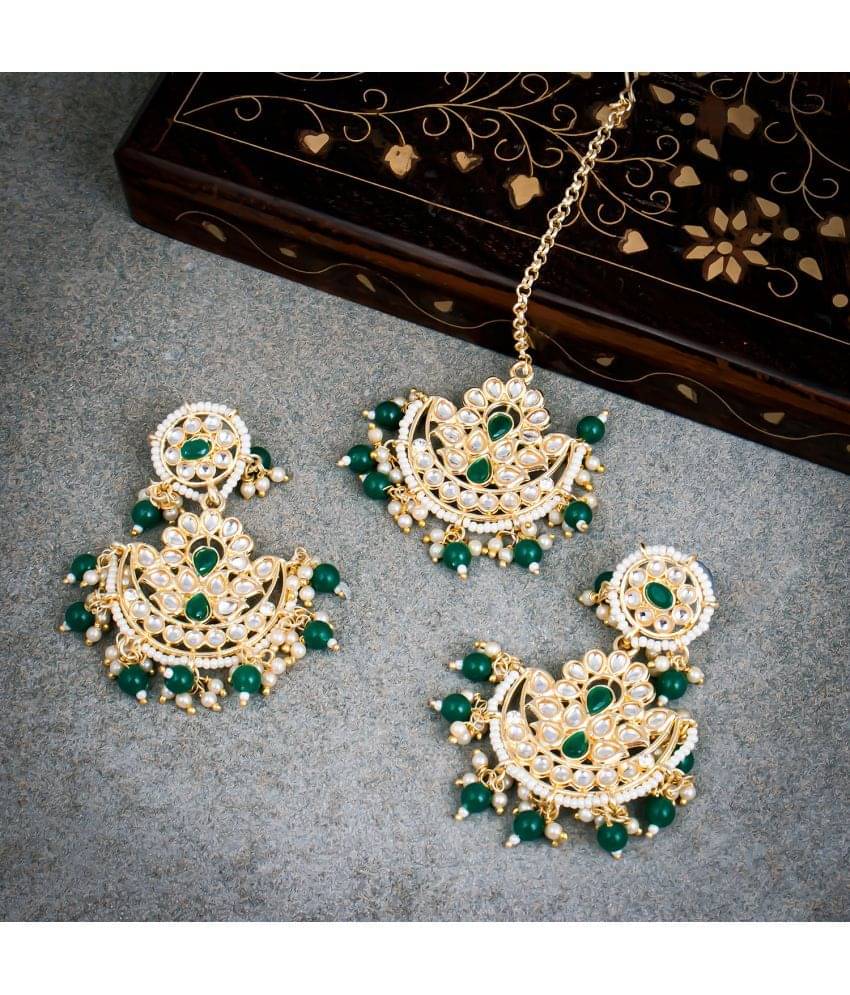     			Sukkhi Green Embrald Gold Plated Kundan Chandelier Earring Mangtikka Set For Women