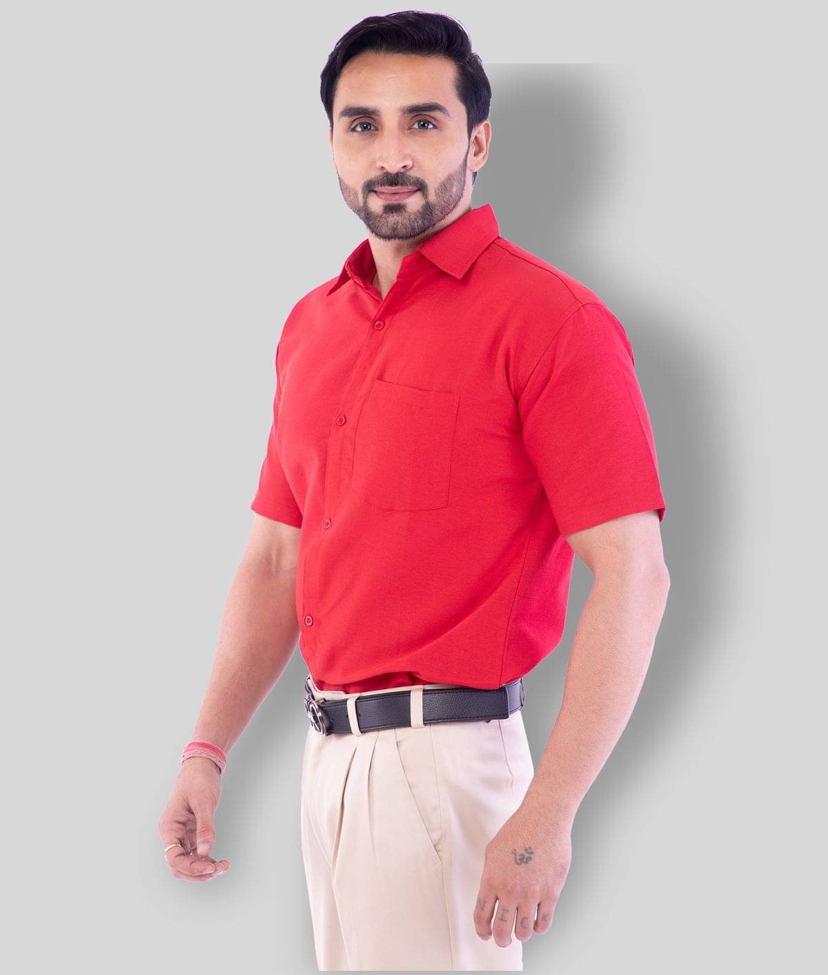     			DESHBANDHU DBK - Red Cotton Regular Fit Men's Casual Shirt (Pack of 1 )