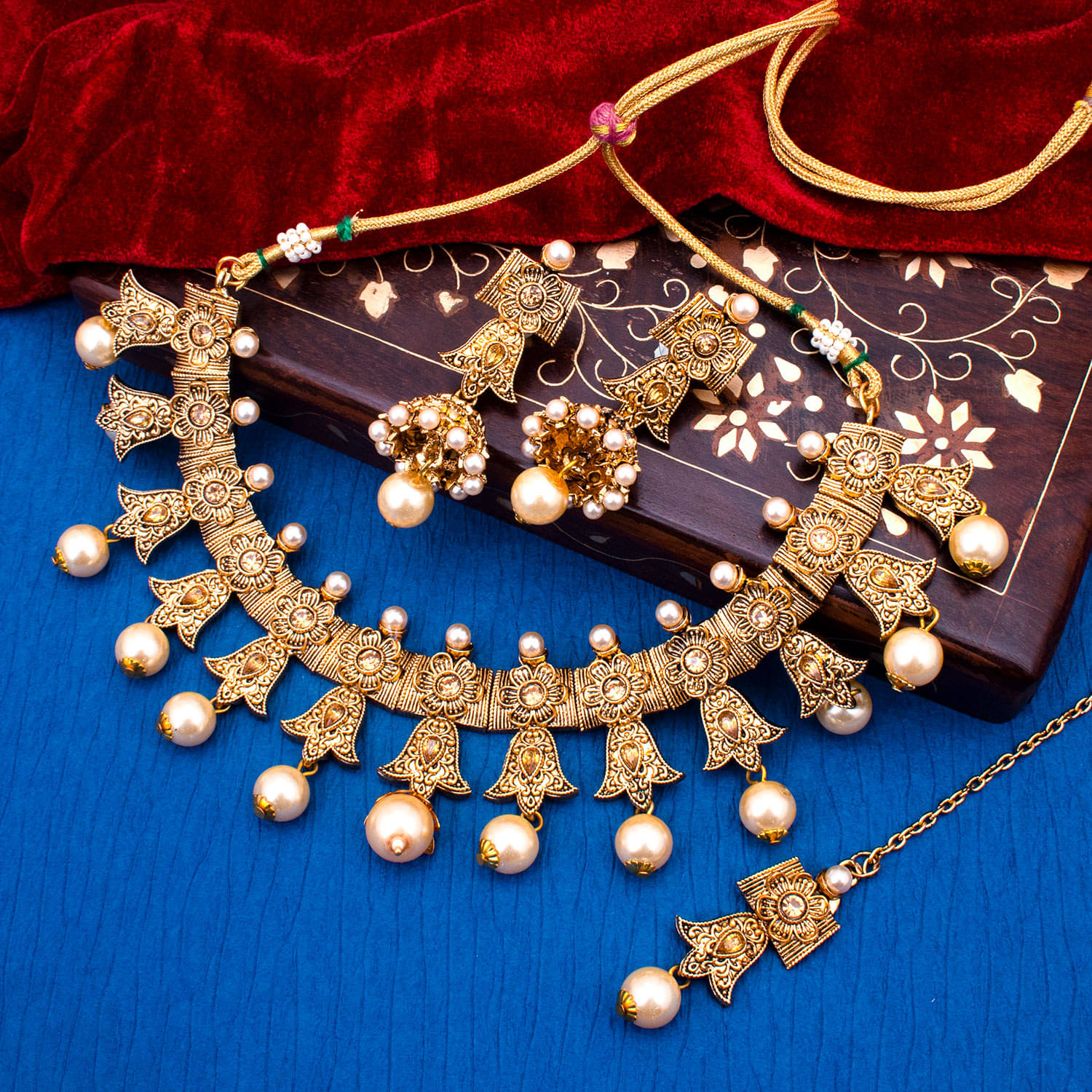     			Sukkhi Alloy Golden Traditional Necklaces Set Collar