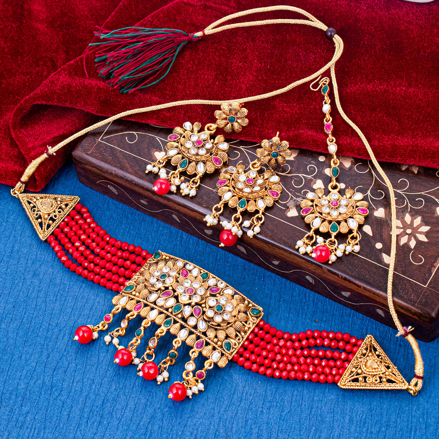     			Sukkhi Alloy White Traditional Necklaces Set Choker
