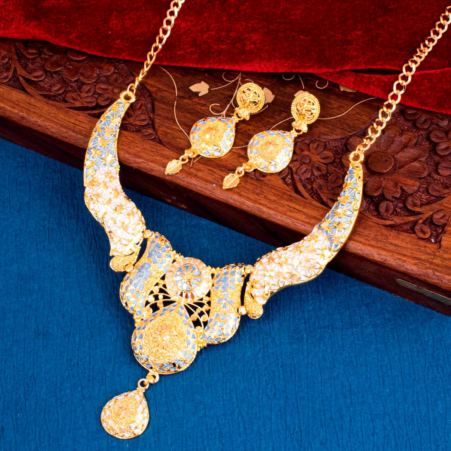     			Sukkhi Brass Multi Color Traditional Necklaces Set Collar