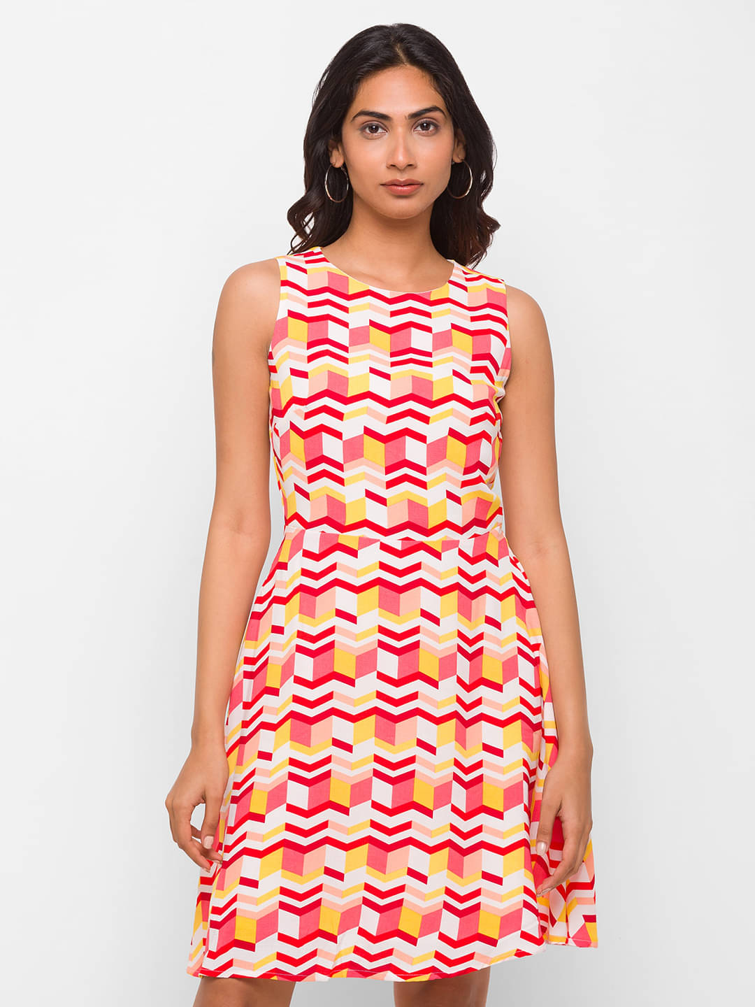 Globus - White Polyester Women's Bodycon Dress ( Pack of 1 ) Globus - White Polyester Women's Bodycon Dress ( Pack of 1 )