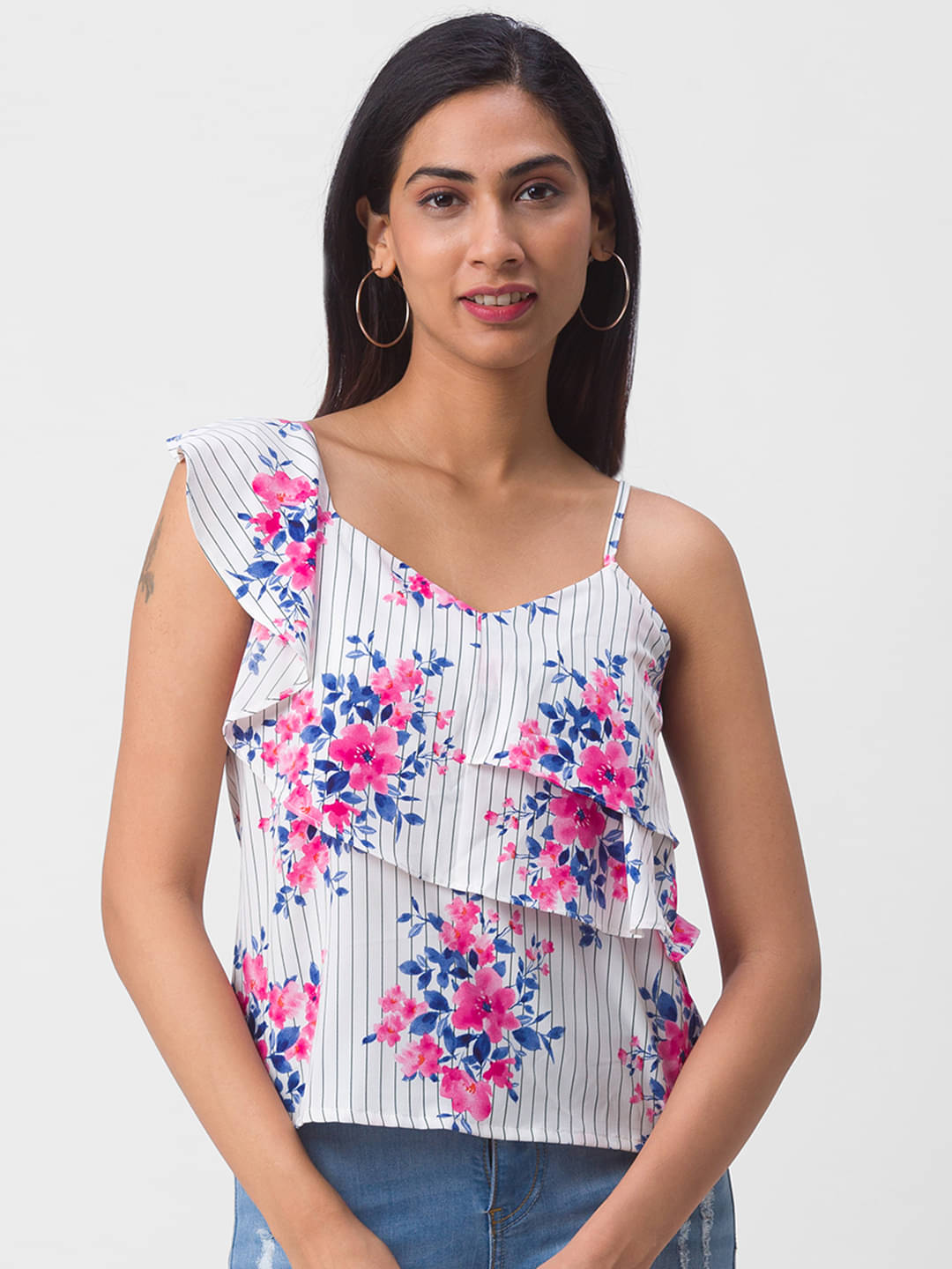     			Globus - White Polyester Women's Regular Top ( Pack of 1 )