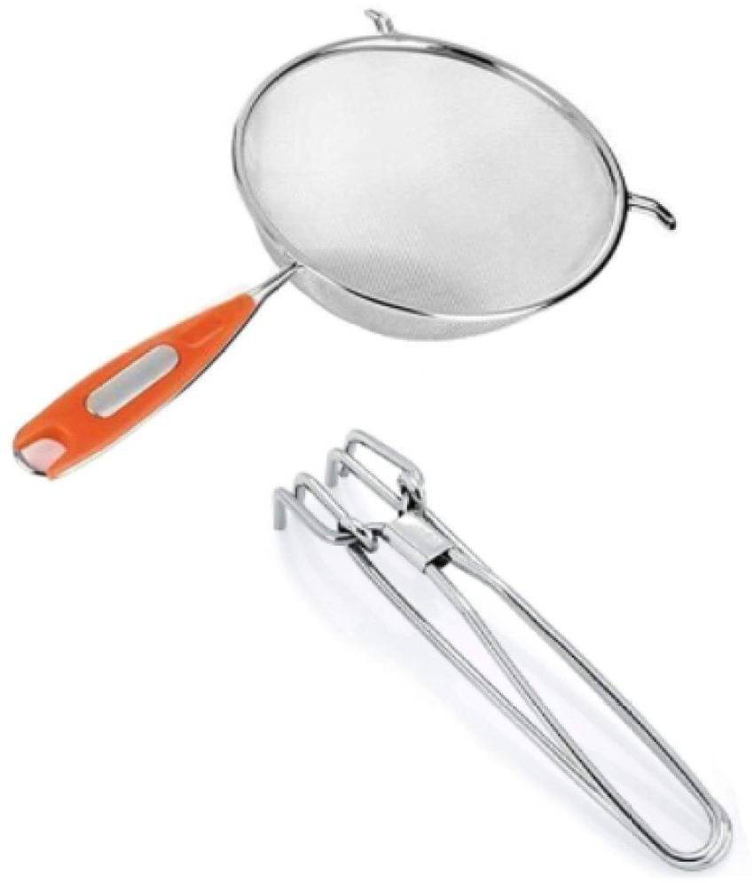 Blooms Mall Combo Of Cutter Slicer with Cooking Spatula and Oil Brush for Kitchen (Pack of 3, Multicolour)     			Blooms Mall Combo Of Cutter Slicer with Cooking Spatula and Oil Brush for Kitchen (Pack of 3, Multicolour)