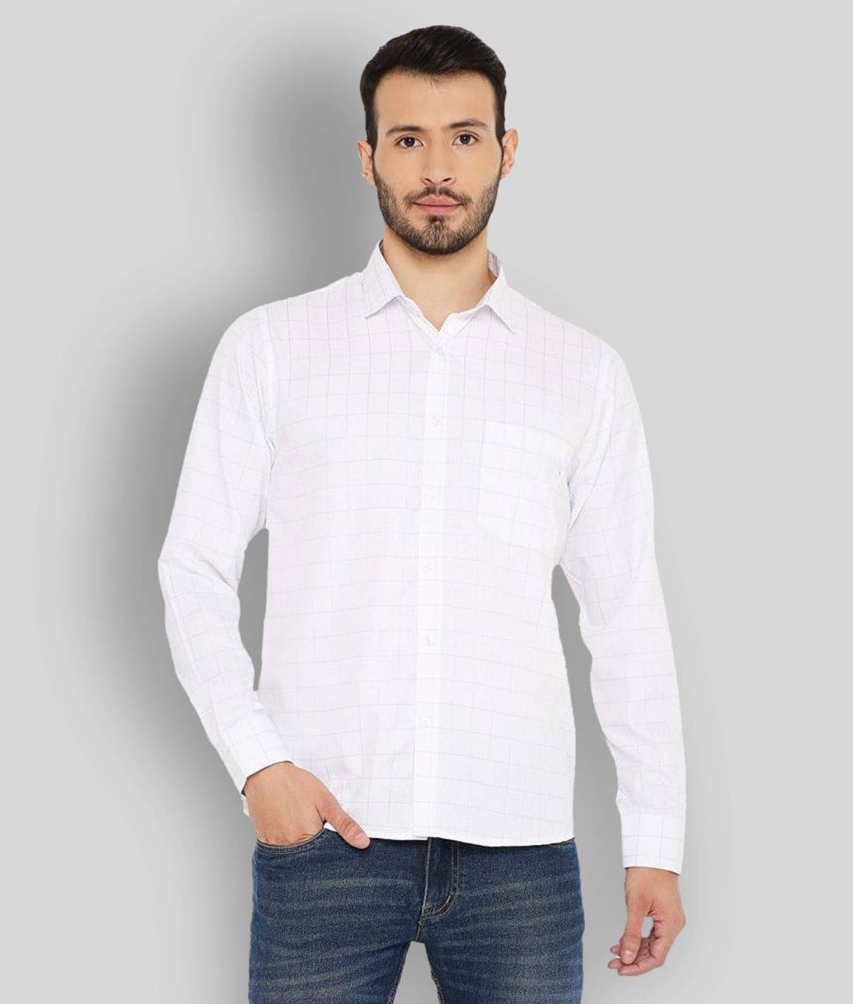     			Maharaja - White Cotton Blend Slim Fit Men's Formal Shirt ( Pack of 1 )