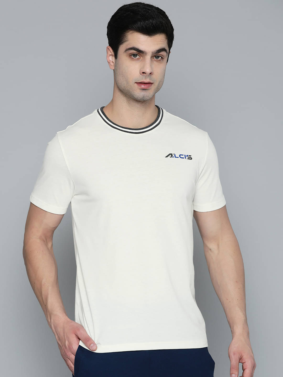 Alcis - Polyester Slim Fit White Men's Sports T-Shirt ( Pack of 1 ) Alcis - Polyester Slim Fit White Men's Sports T-Shirt ( Pack of 1 )