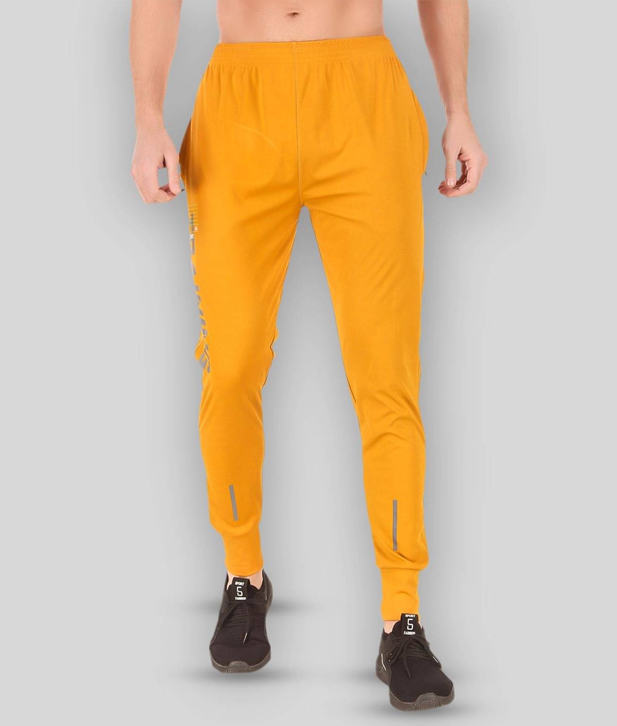 Uzarus - Yellow Cotton Men's Joggers ( Pack of 1 )     			Uzarus - Yellow Cotton Men's Joggers ( Pack of 1 )