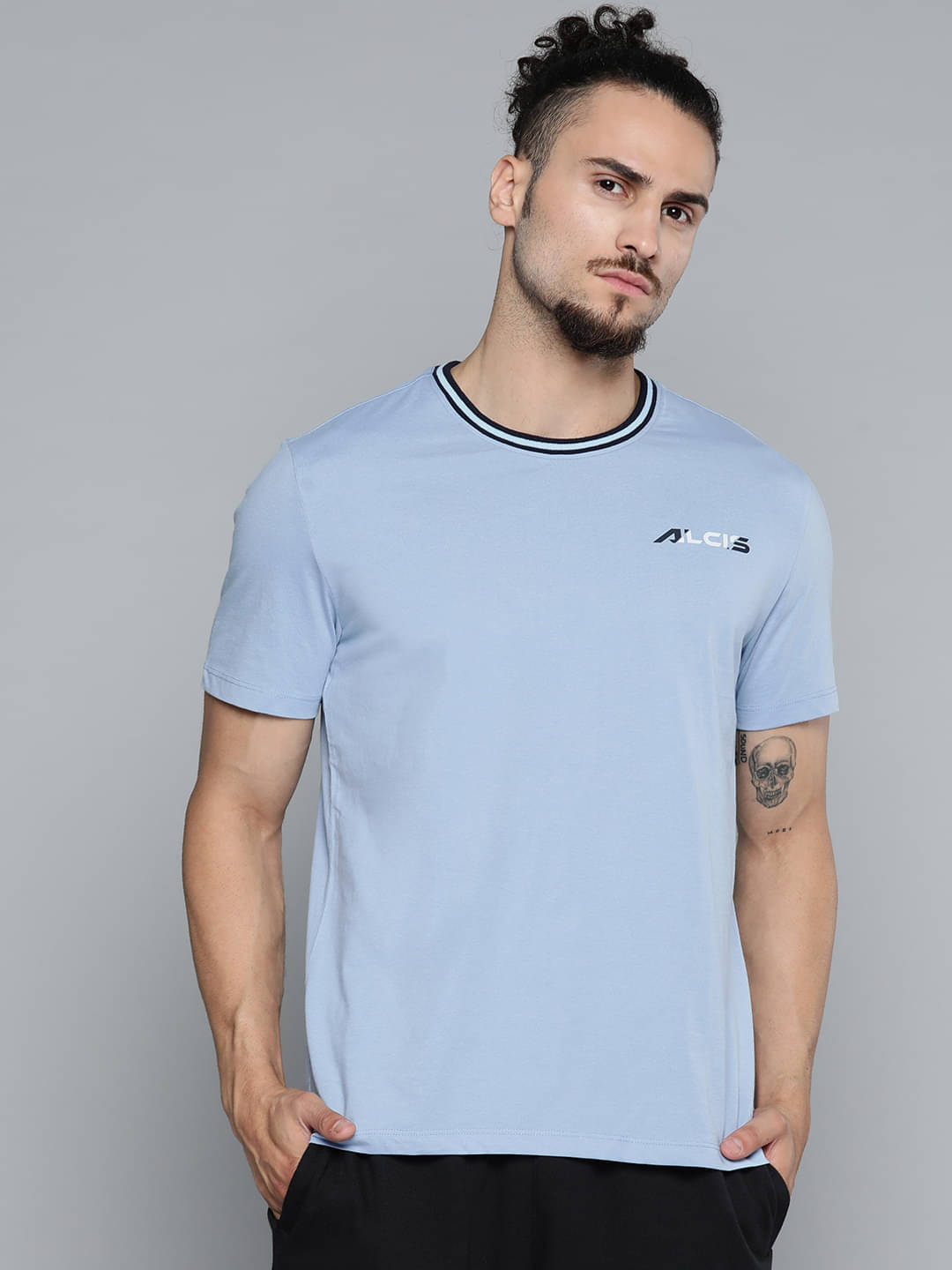 Alcis - Blue Polyester Slim Fit Men's Sports T-Shirt ( Pack of 1 ) Alcis - Blue Polyester Slim Fit Men's Sports T-Shirt ( Pack of 1 )