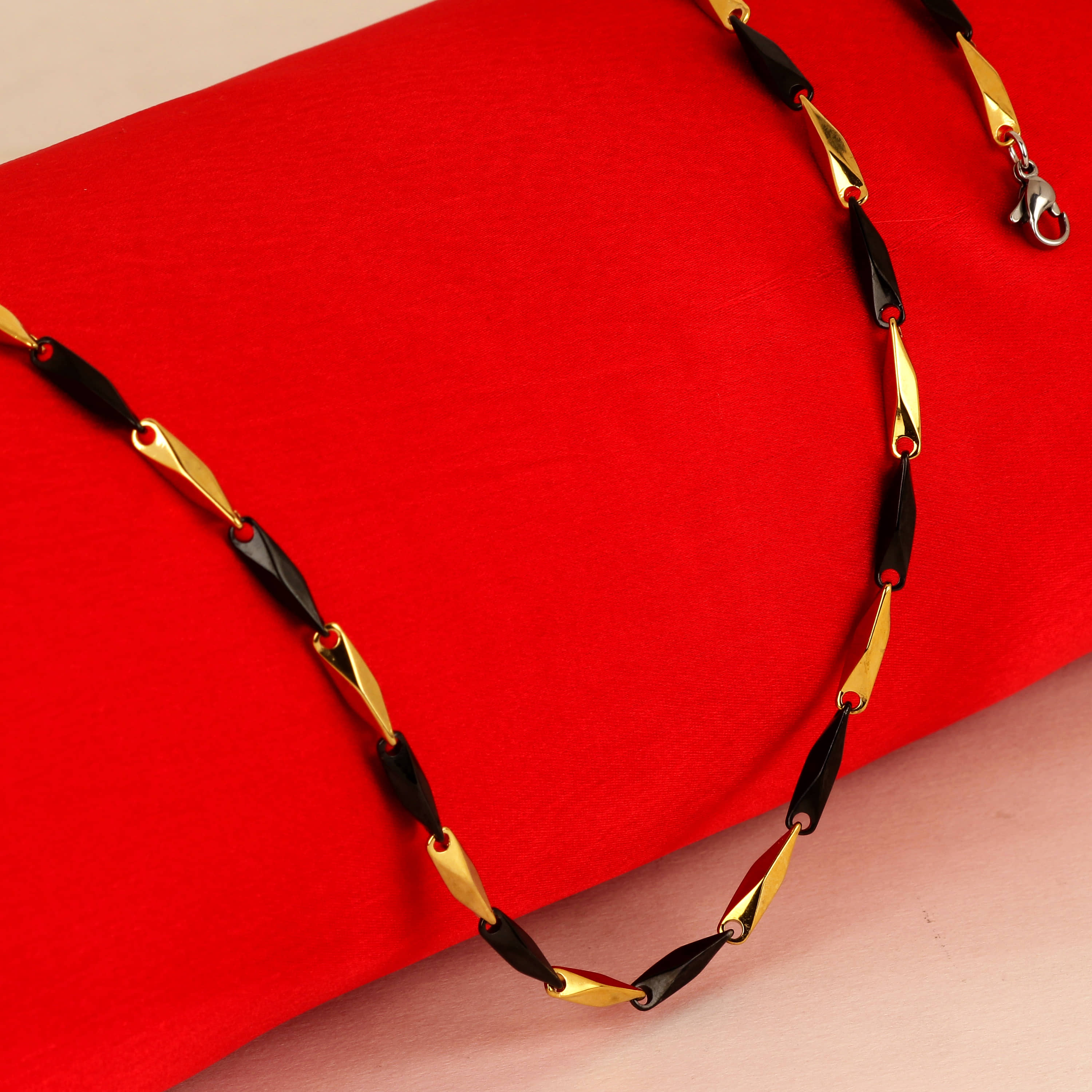 FASHION FRILL Gold Plated Stainless Steel Chain ( Pack of 1 )