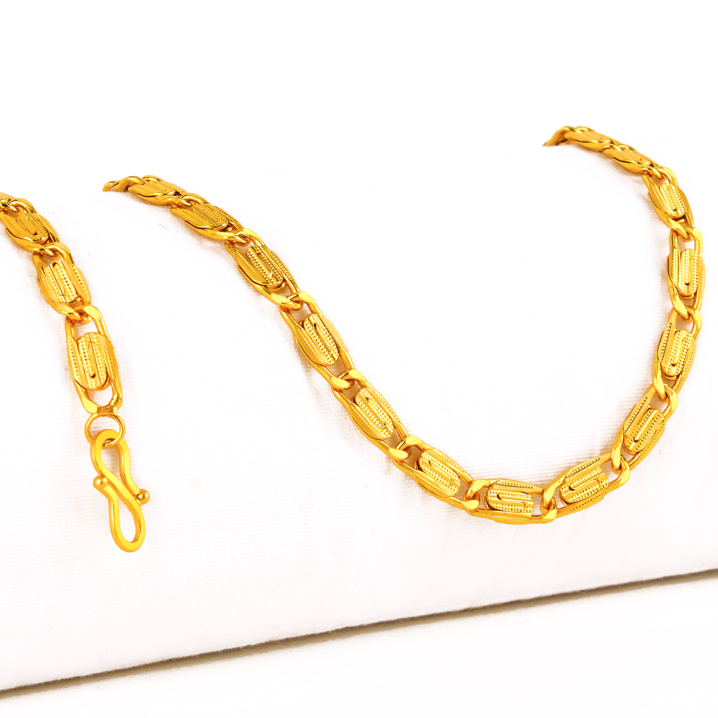 FASHION FRILL Gold Plated Brass Chain ( Pack of 1 )