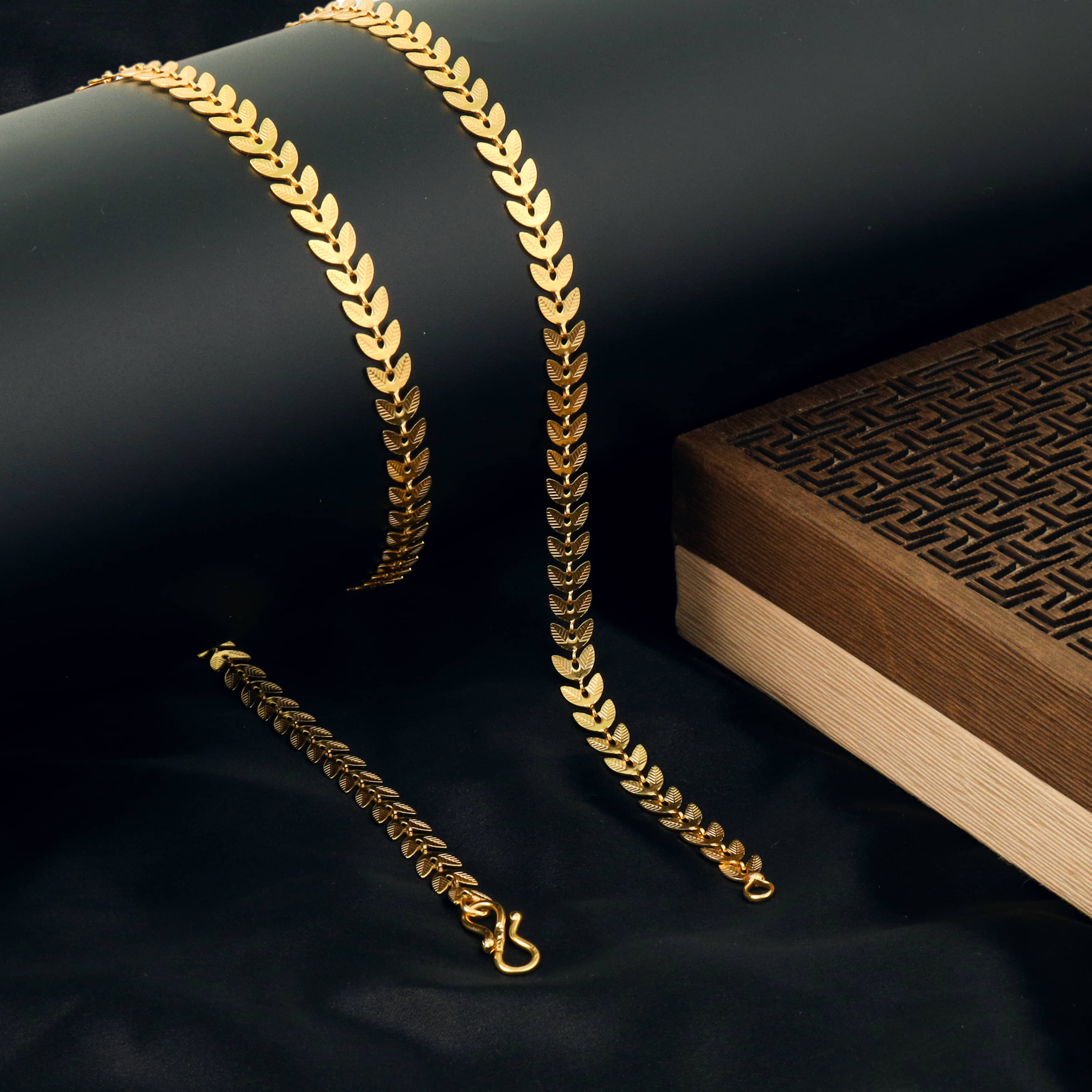 Fashion Frill Limied Edition Designer Gold Plated Neck Gold Chain For  Boys s 28 Inches