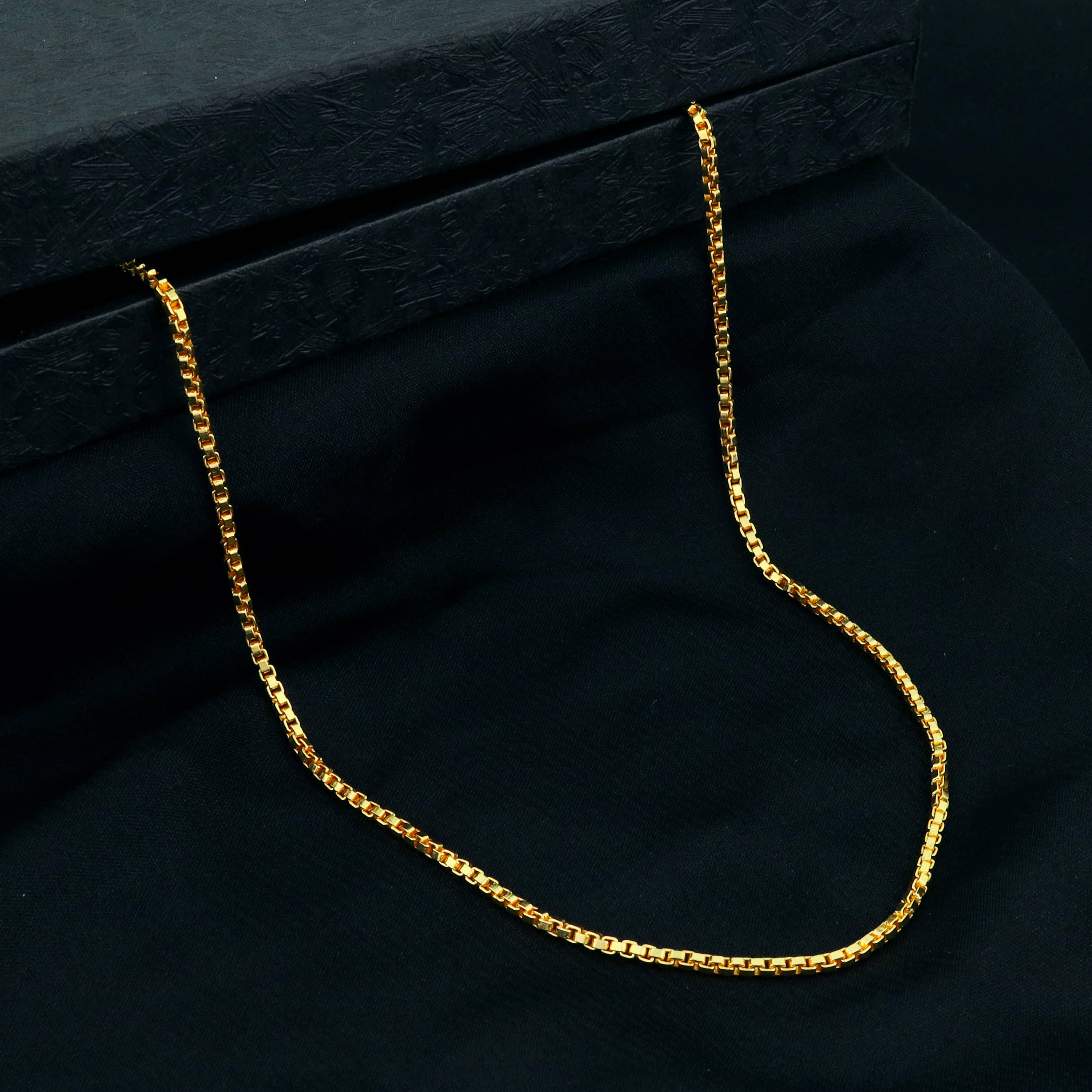 Fashion Frill Ravishing Golden Chain Stylish Neck Chain Brass Gold Chain For Men Boys  28 Inches
