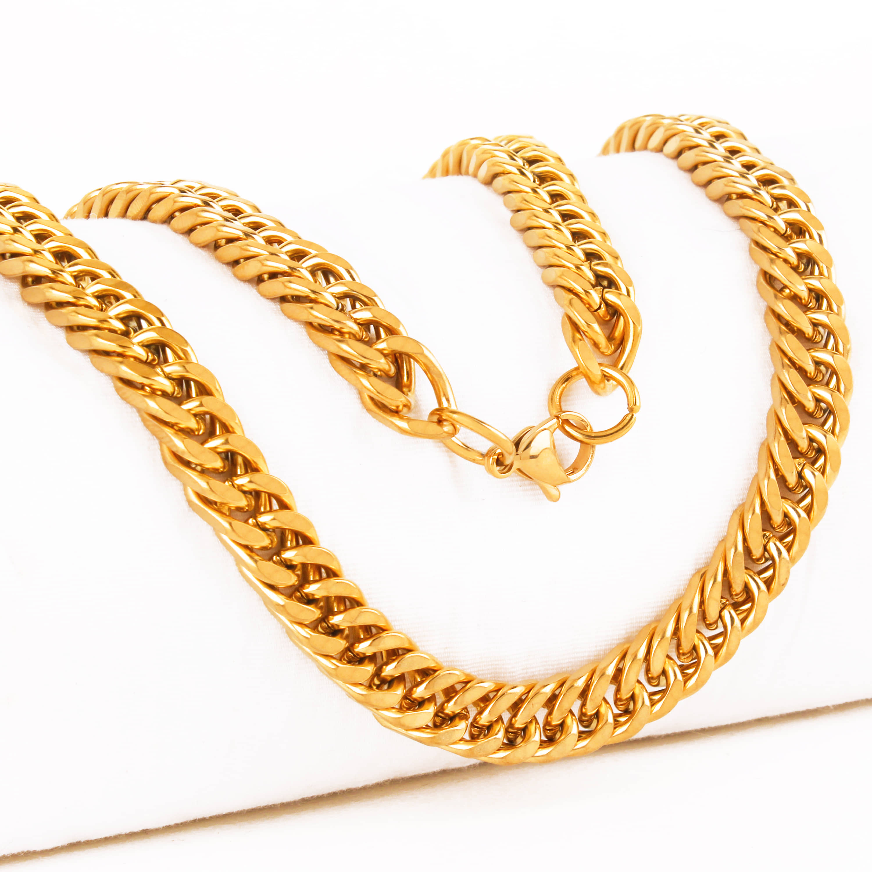 FASHION FRILL Gold Plated Stainless Steel Chain ( Pack of 1 )
