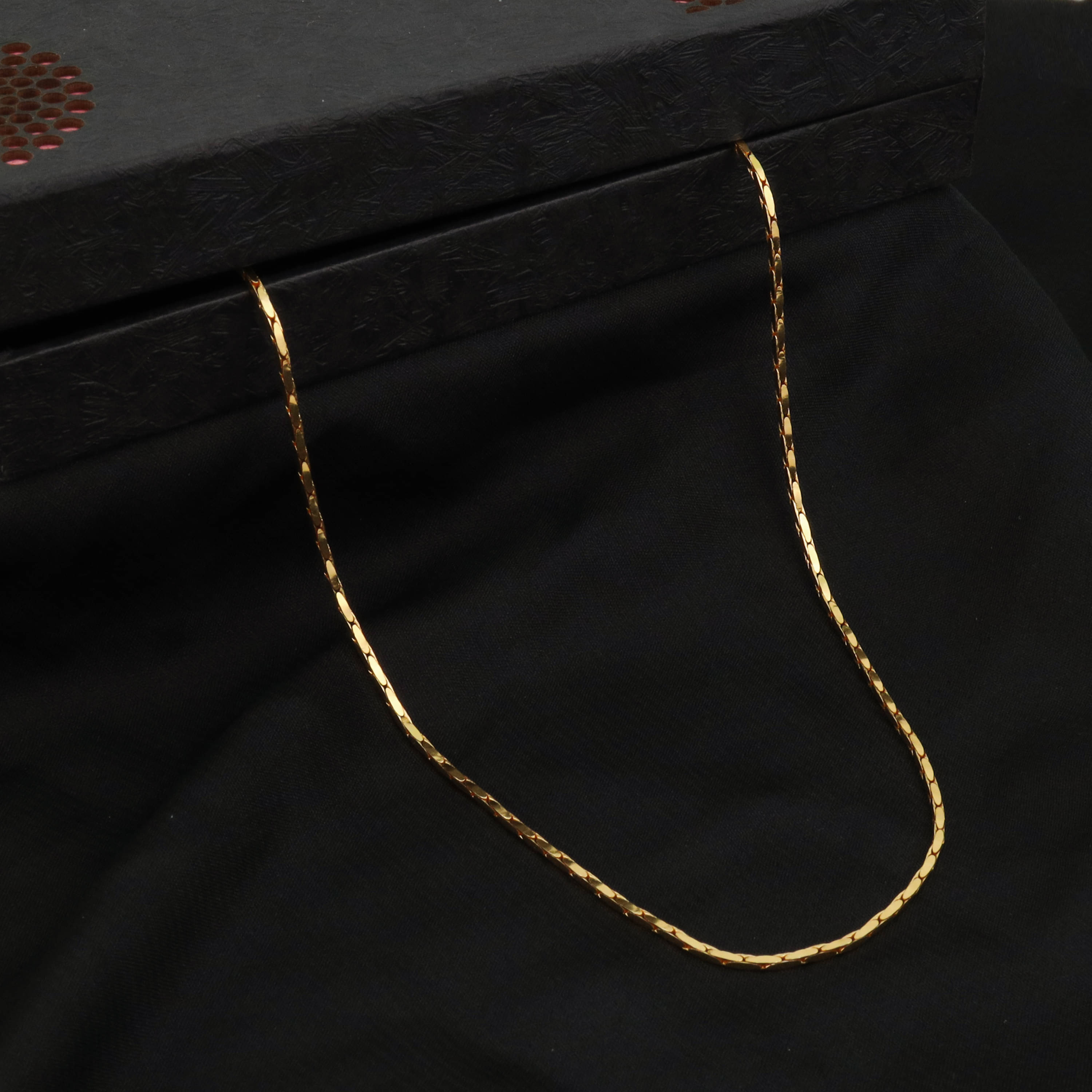    			FASHION FRILL Gold Plated Chain ( Set of 1 )