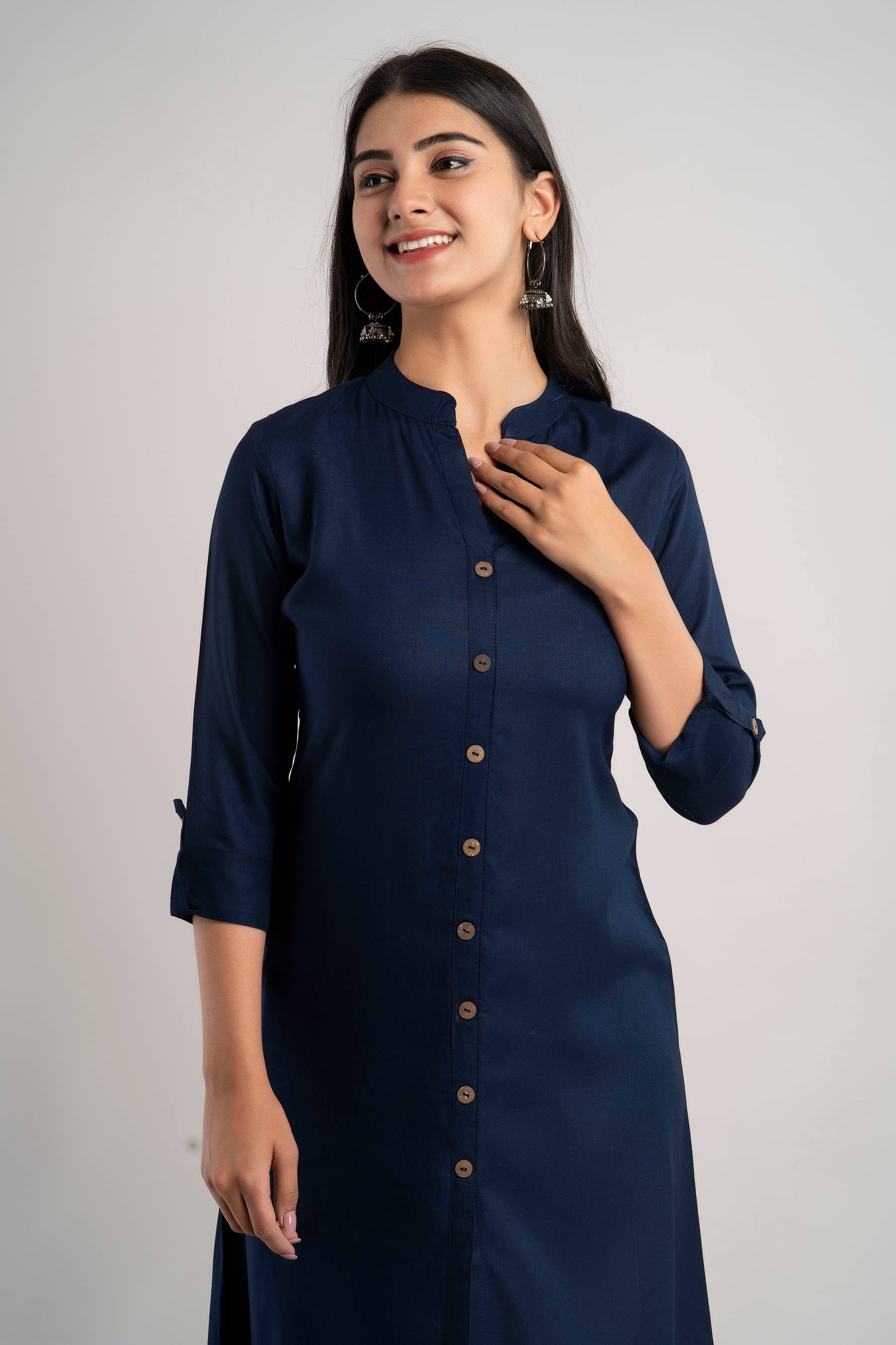     			MAUKA - Navy Rayon Women's Front Slit Kurti ( Pack of 1 )