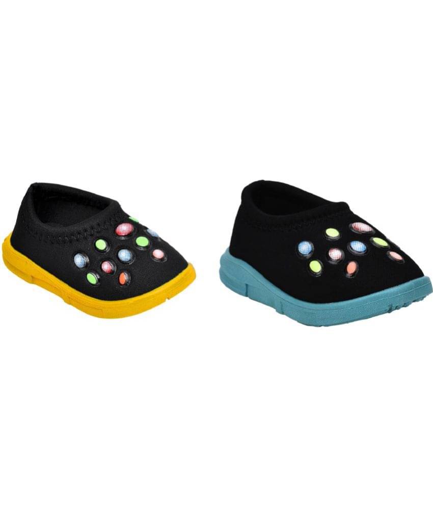 NEOBABY - MultiColor Booties For Baby Boy & Baby Girl 12-18 Months ( Pack of 2 ) NEOBABY - MultiColor Booties For Baby Boy & Baby Girl 12-18 Months ( Pack of 2 )