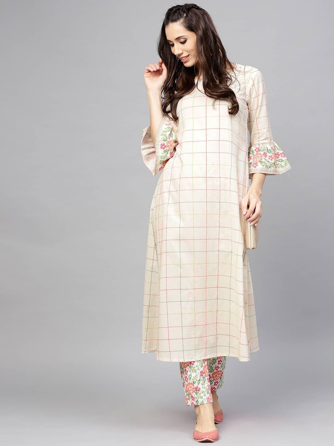     			Antaran - White Cotton Women's A-line Kurti ( Pack of 1 )