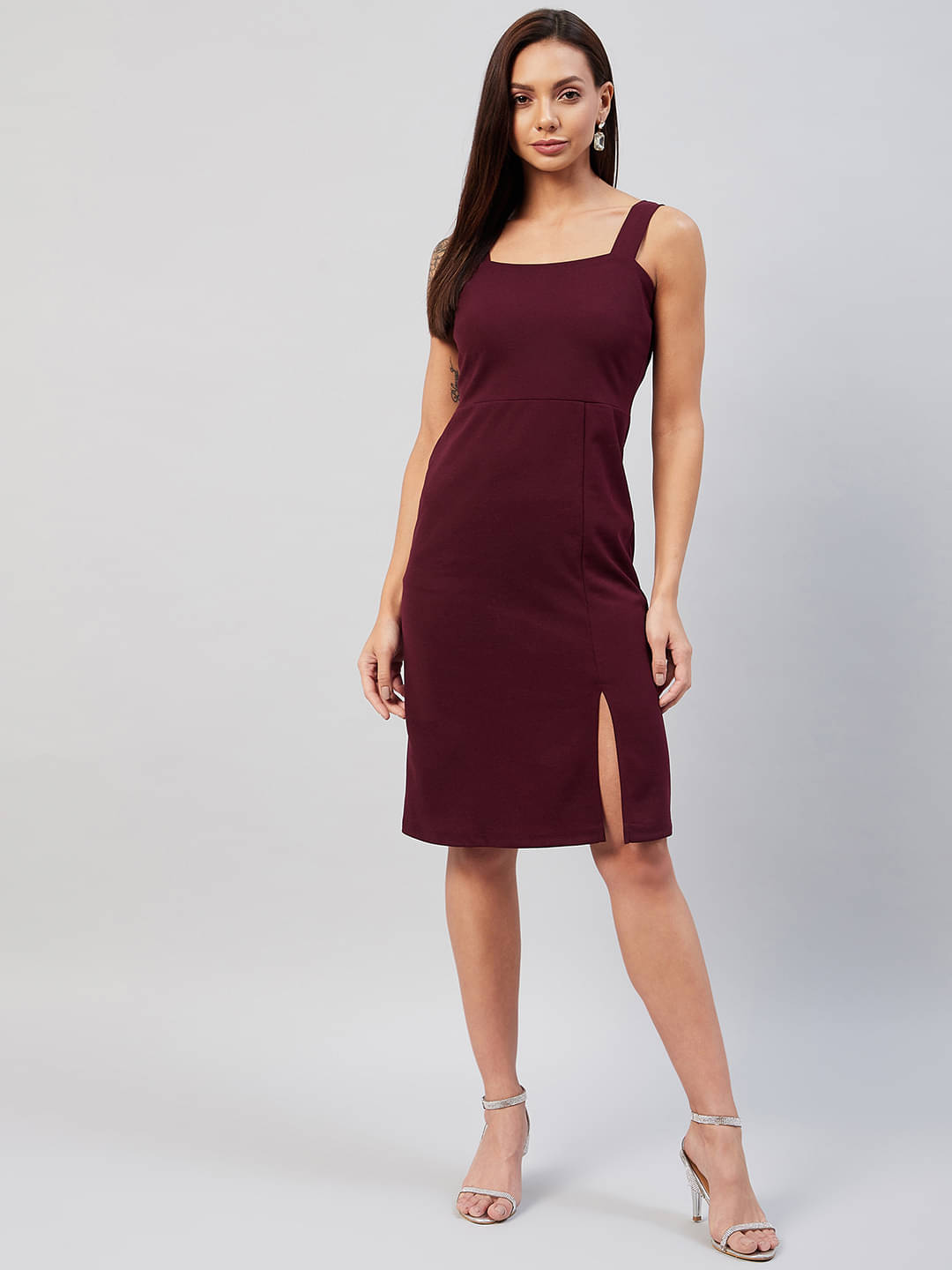     			Rare Women Spandex Solid Side Slit Dress ( Wine )