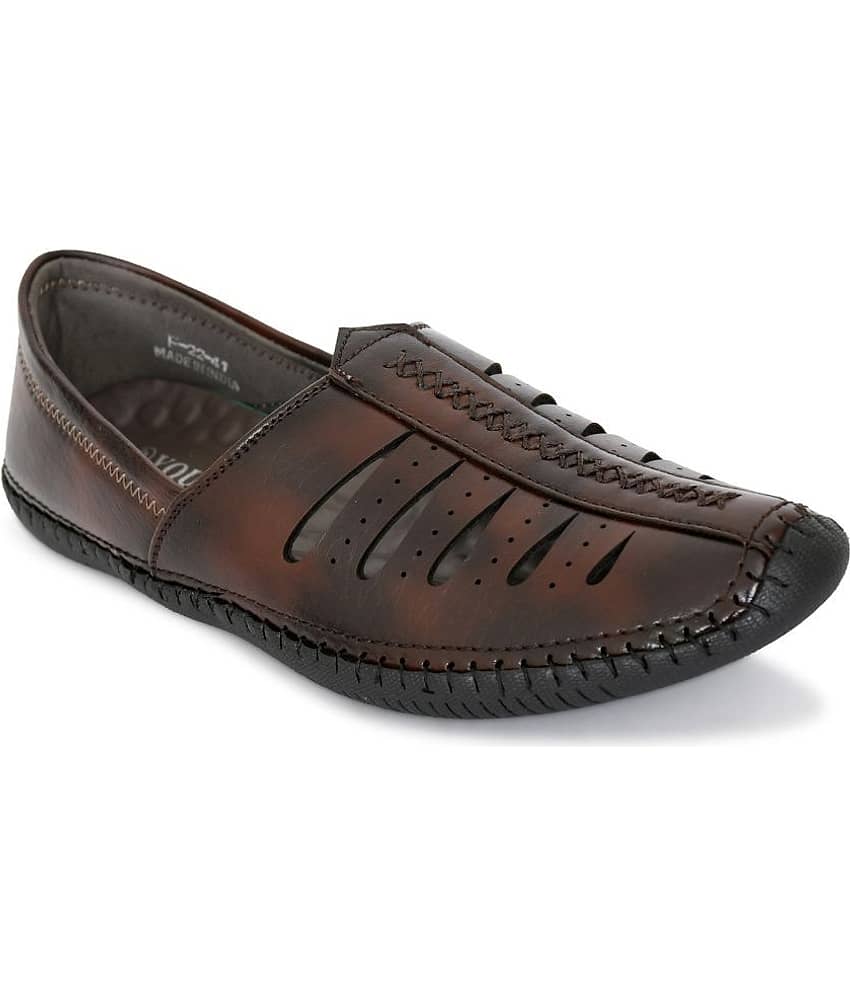 YOU LIkE - Brown Men's Jutti - Ethnic Shoes | Buy online on ZillyBuy