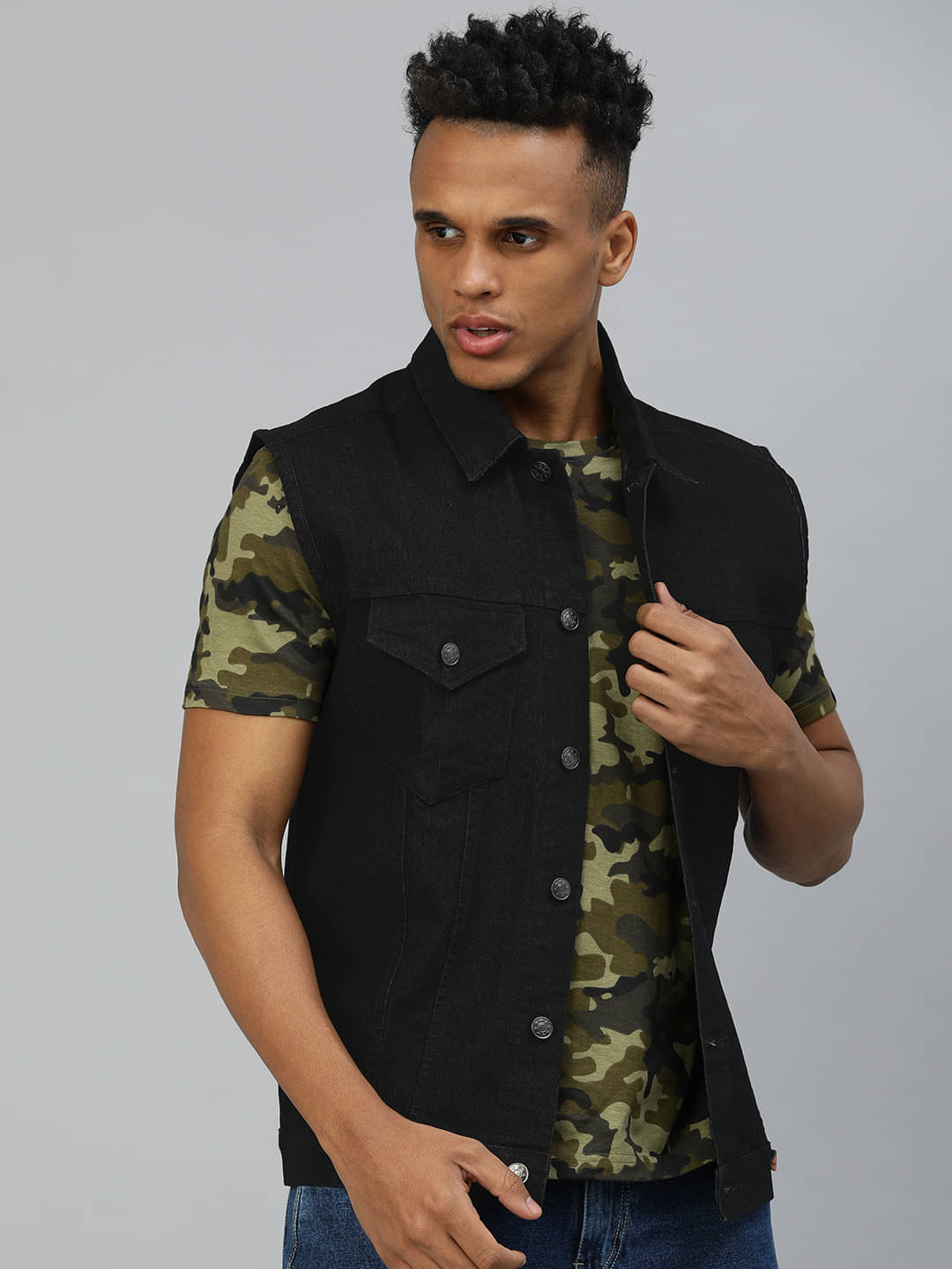    			Urbano Fashion - Black Denim Slim Fit Men's Denim Jacket ( Pack of 1 )