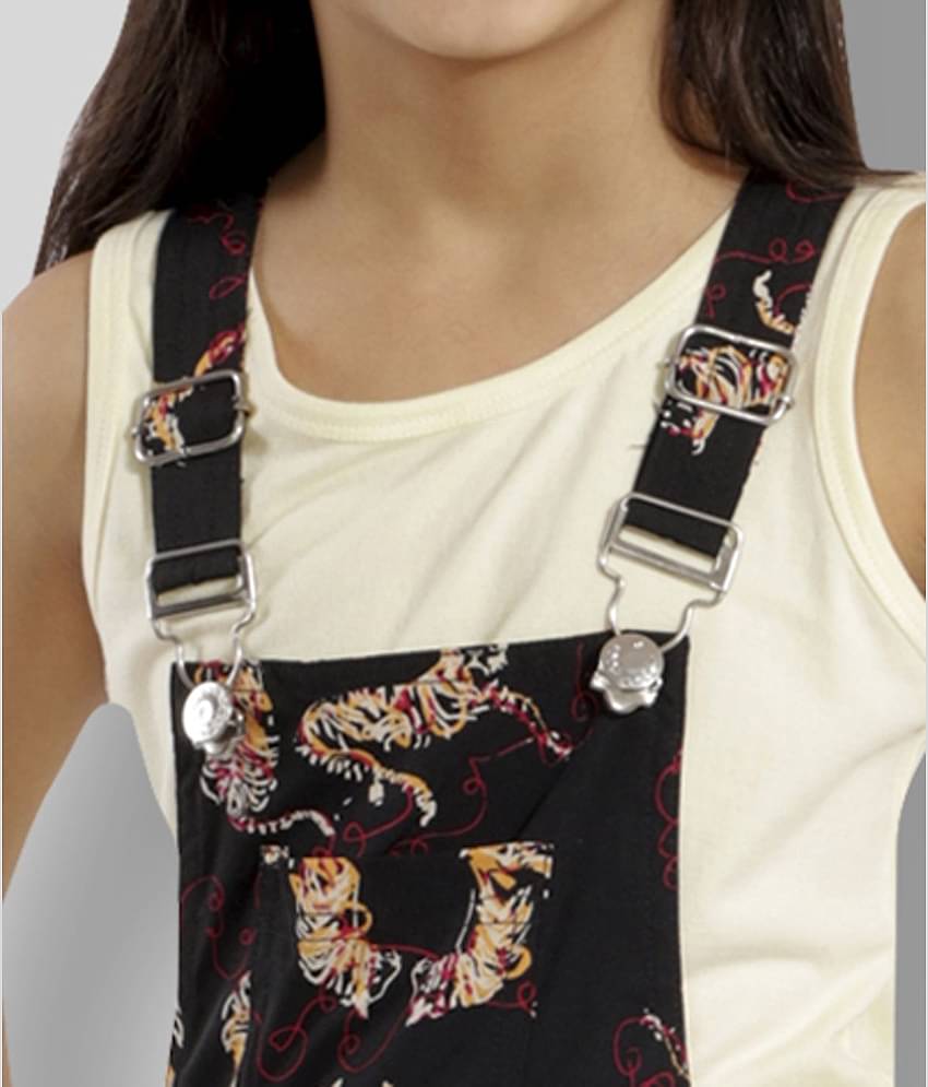 Kids Cave Pack of 1 Girls Crepe T-Shirt With Dungarees ( Black )