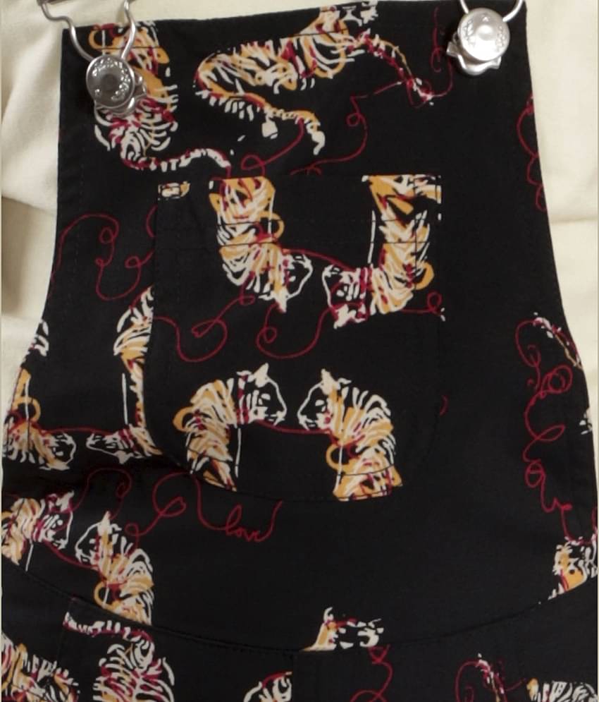 Kids Cave Pack of 1 Girls Crepe T-Shirt With Dungarees ( Black )