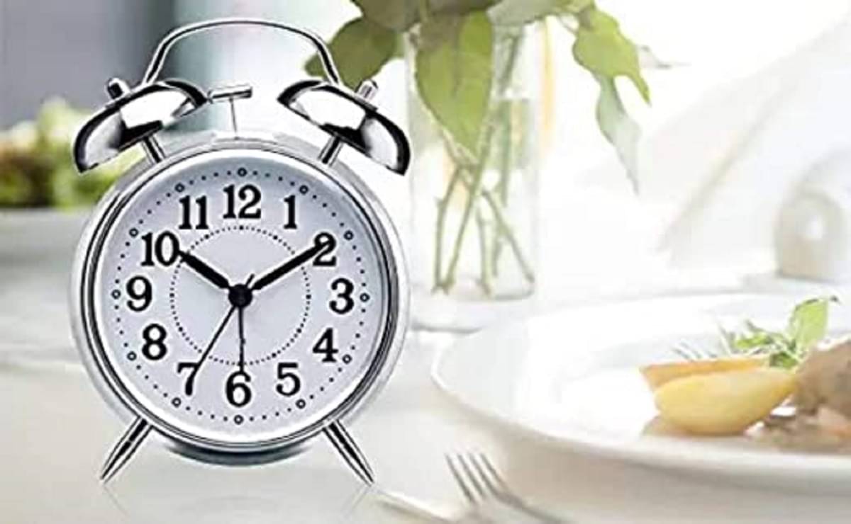     			VVORAA Analog Alarm Clock - Pack of 1