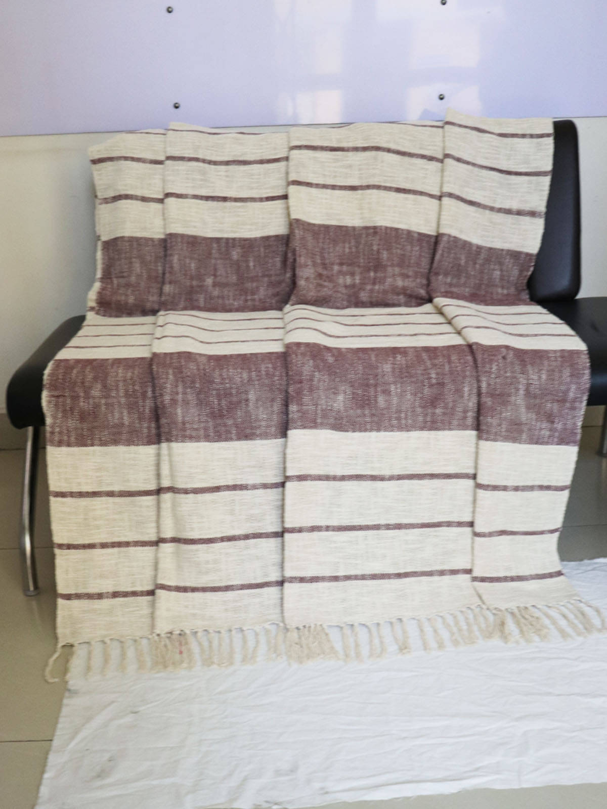     			Hugs n Rugs - 3 Seater Cotton Throw ( Pack of 1 )