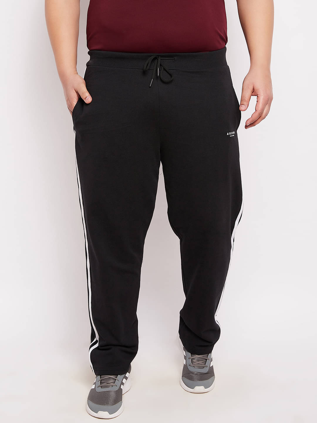 AUSTIVO - Black Cotton Blend Men's Trackpants ( Pack of 1 ) AUSTIVO - Black Cotton Blend Men's Trackpants ( Pack of 1 )