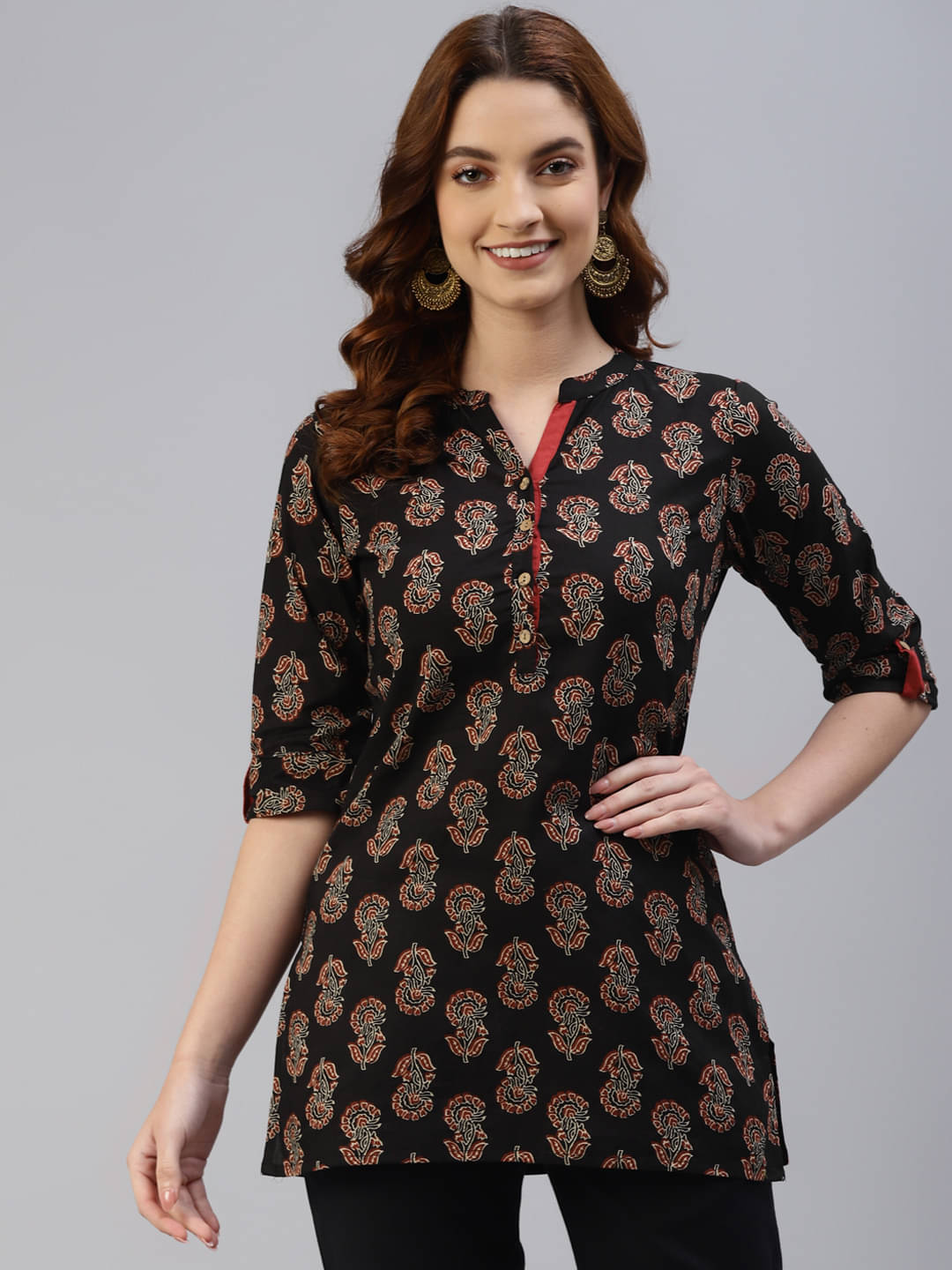     			SVARCHI - Black Cotton Women's Straight Kurti ( Pack of 1 )