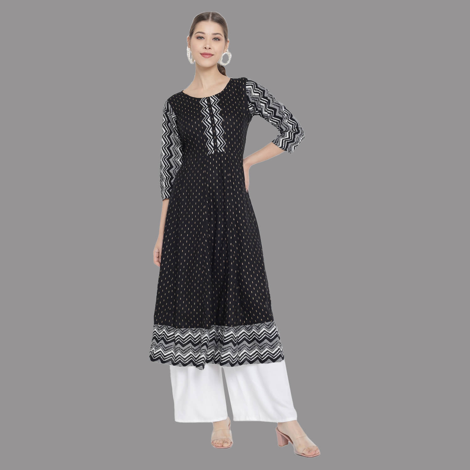     			Yash Gallery - Black Cotton Women's Flared Kurti ( Pack of 1 )