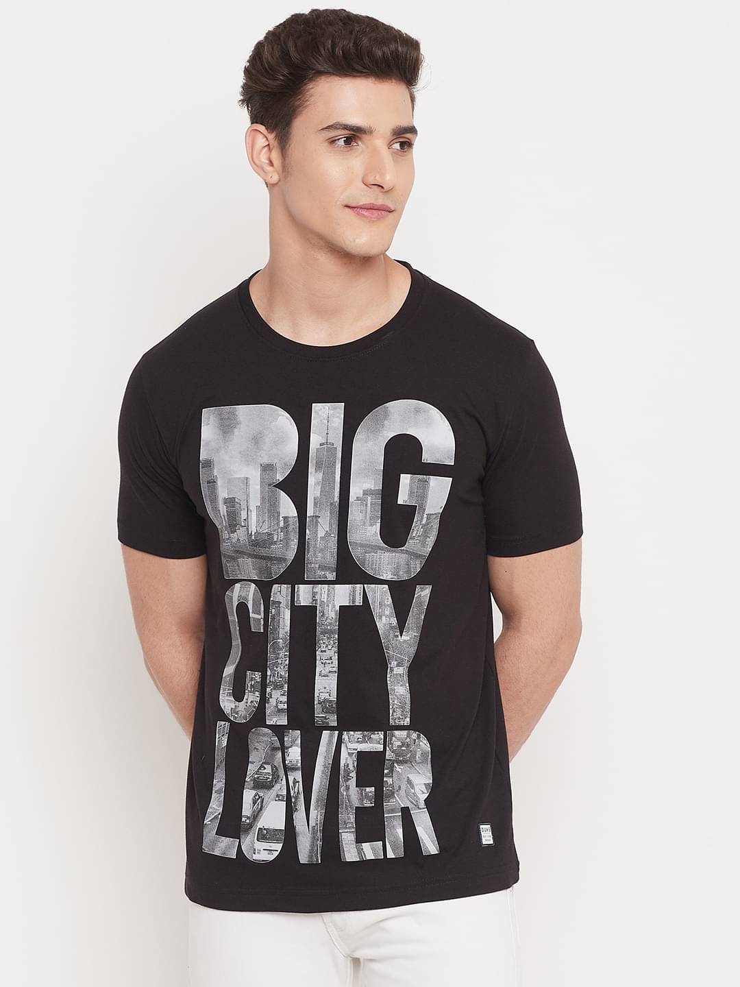 Duke - Black Cotton Blend Slim Fit Men's T-Shirt ( Pack of 1 ) Duke - Black Cotton Blend Slim Fit Men's T-Shirt ( Pack of 1 )